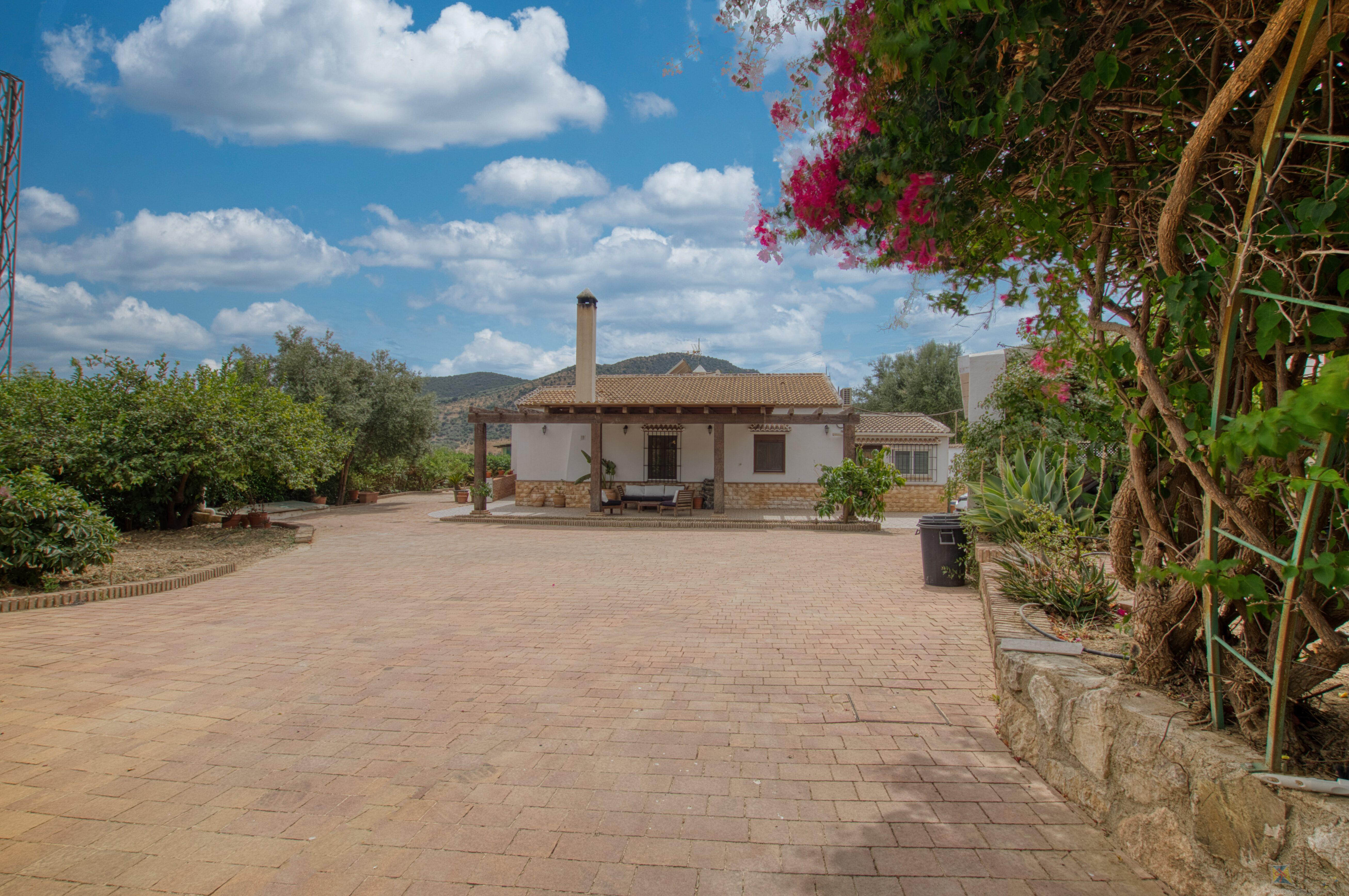 Venta de villa en Periana