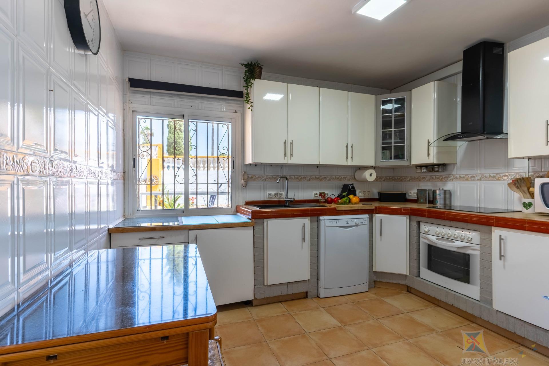 Venta de chalet en Aguadulce