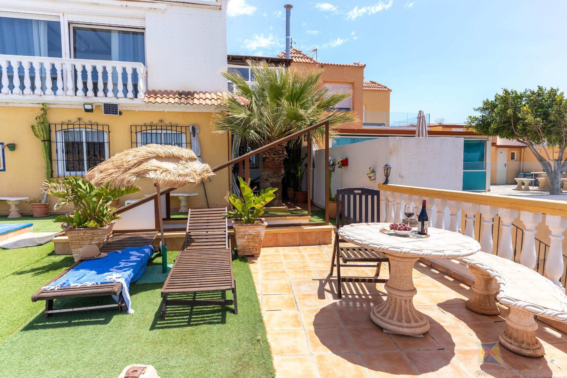 Venta de chalet en Aguadulce