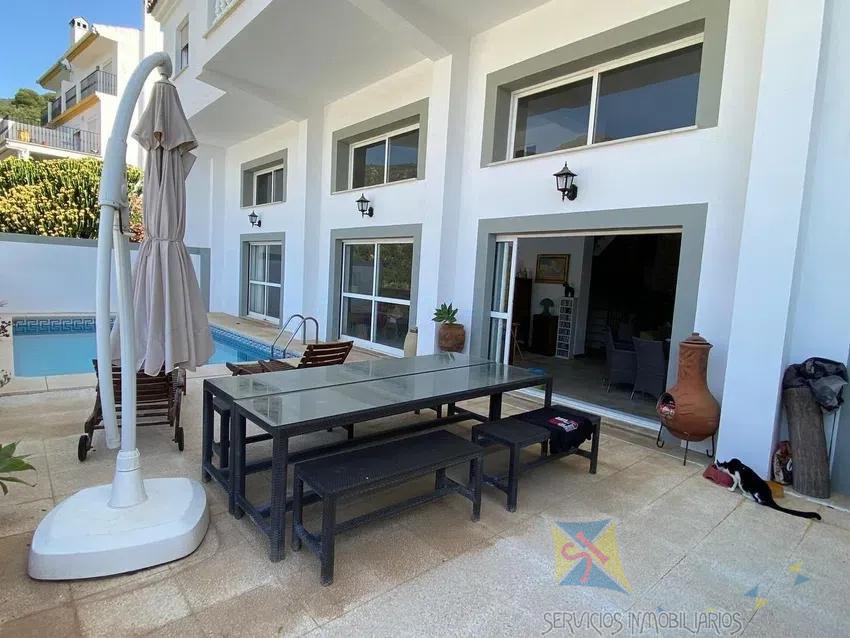 Venta de villa en Ojén