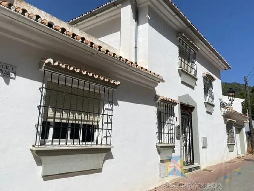 Venta de villa en Ojén