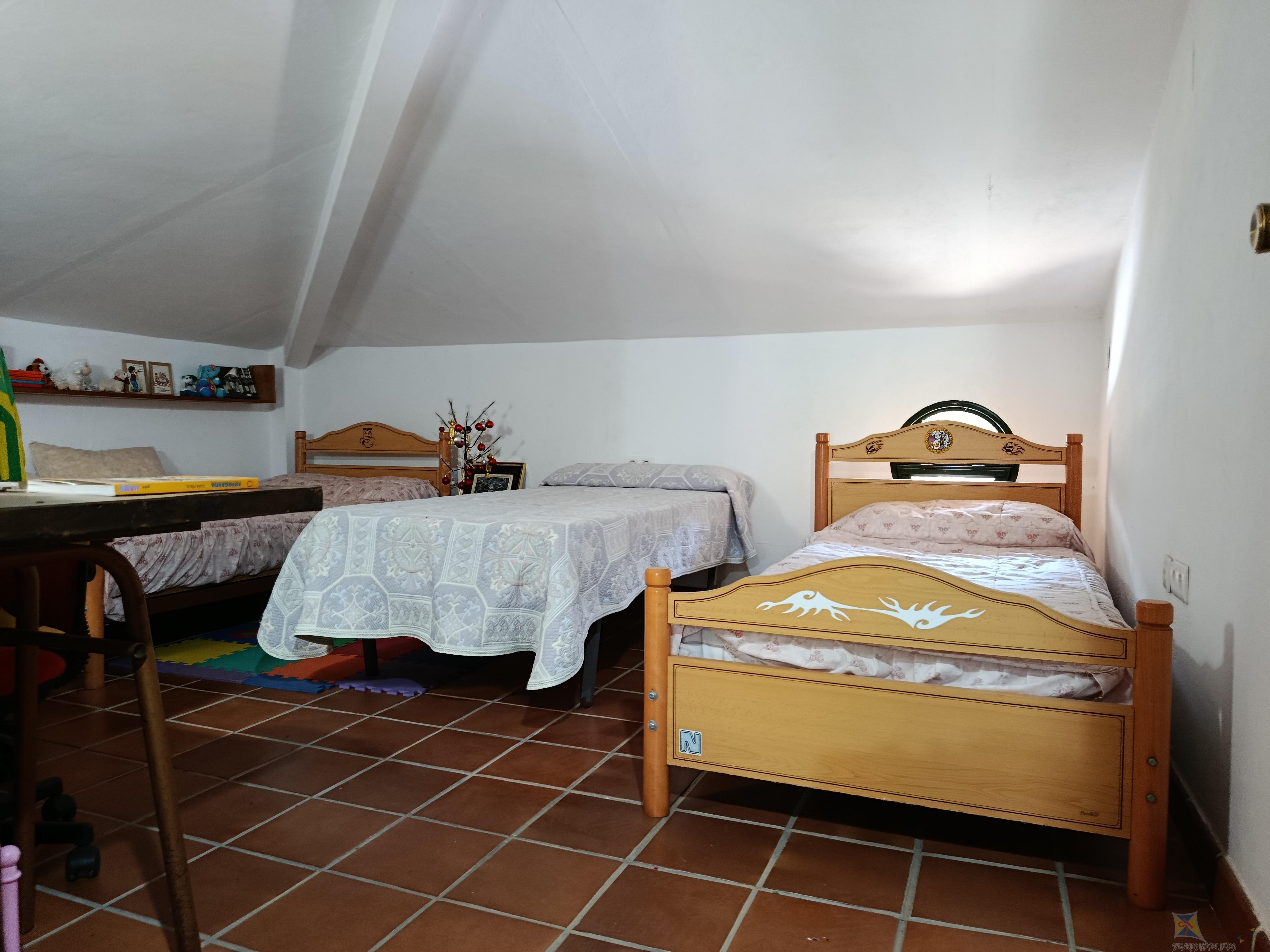 Venta de cortijo en Cortelazor