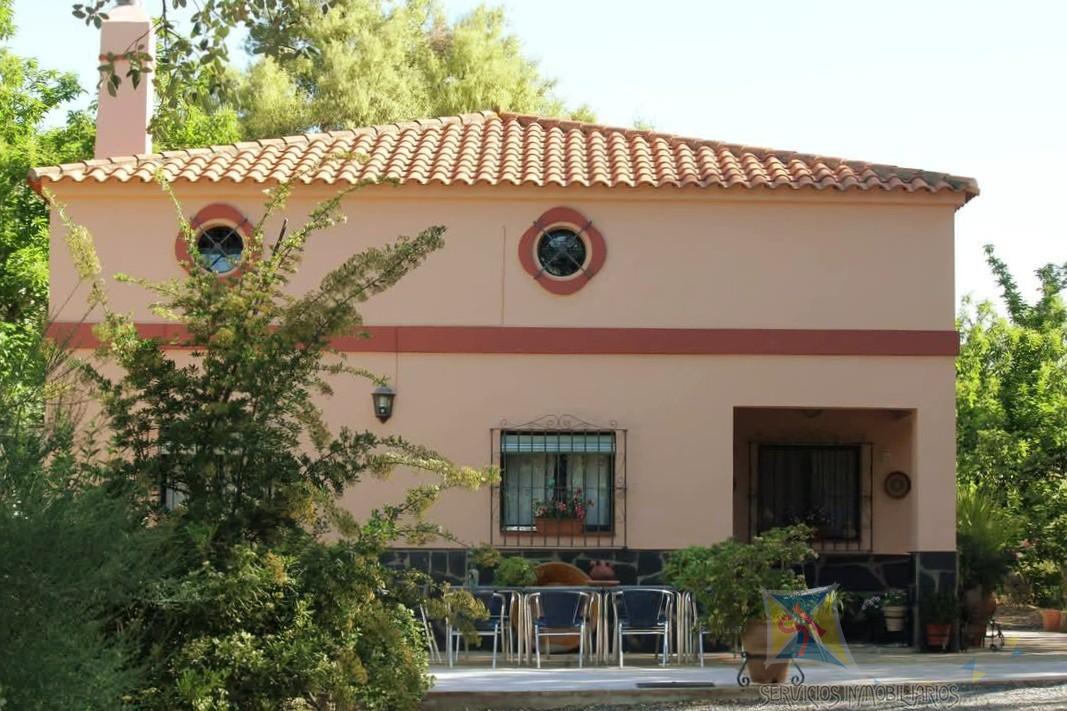 Venta de cortijo en Cortelazor