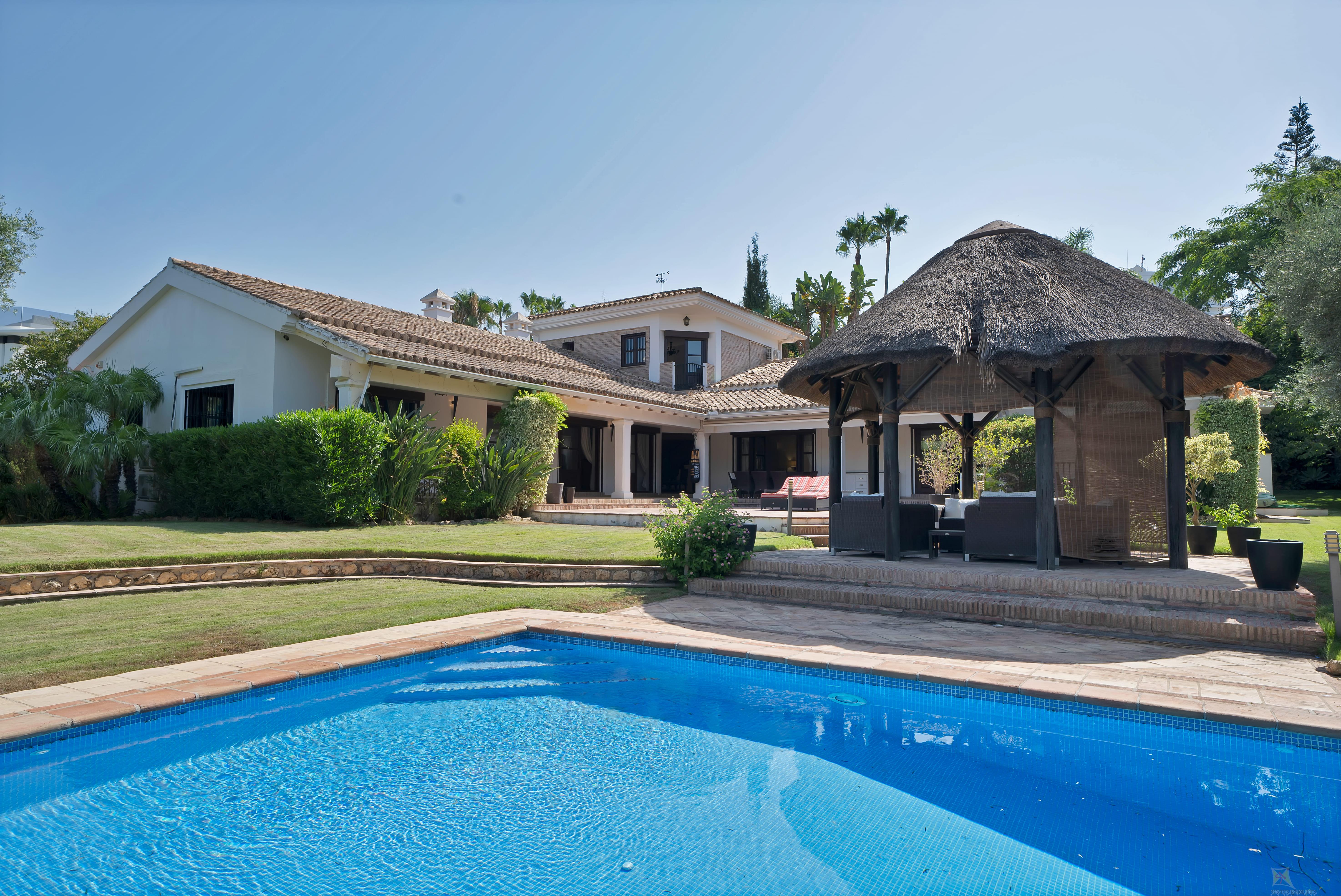 Venta de villa en Estepona