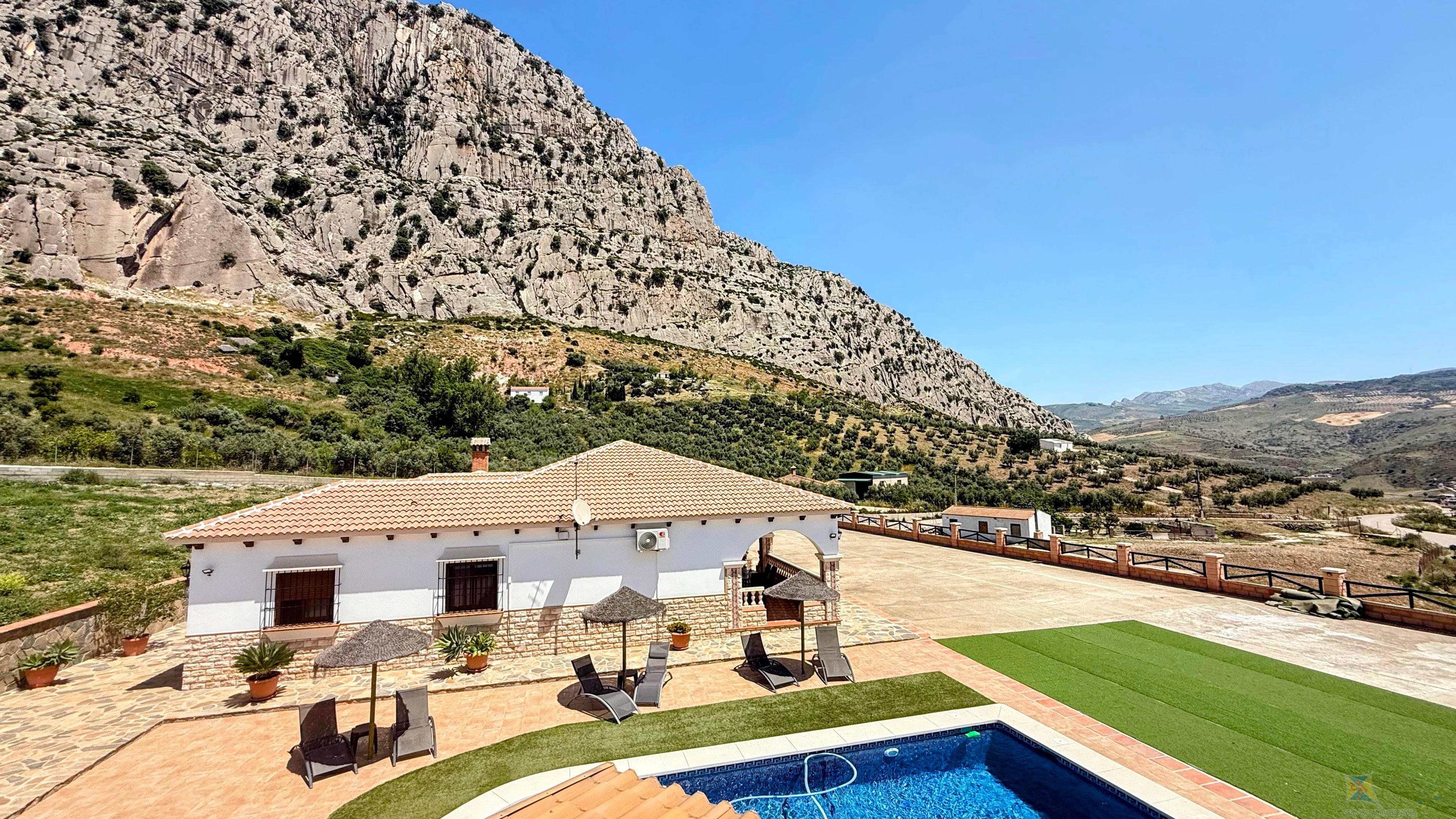 Venta de villa en Valle de Abdalajis