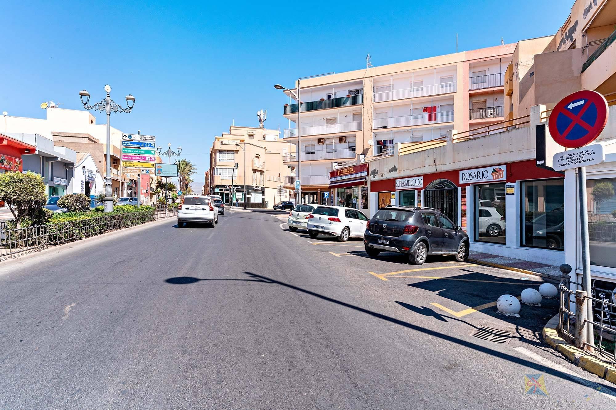 Alquiler de local en Roquetas de Mar