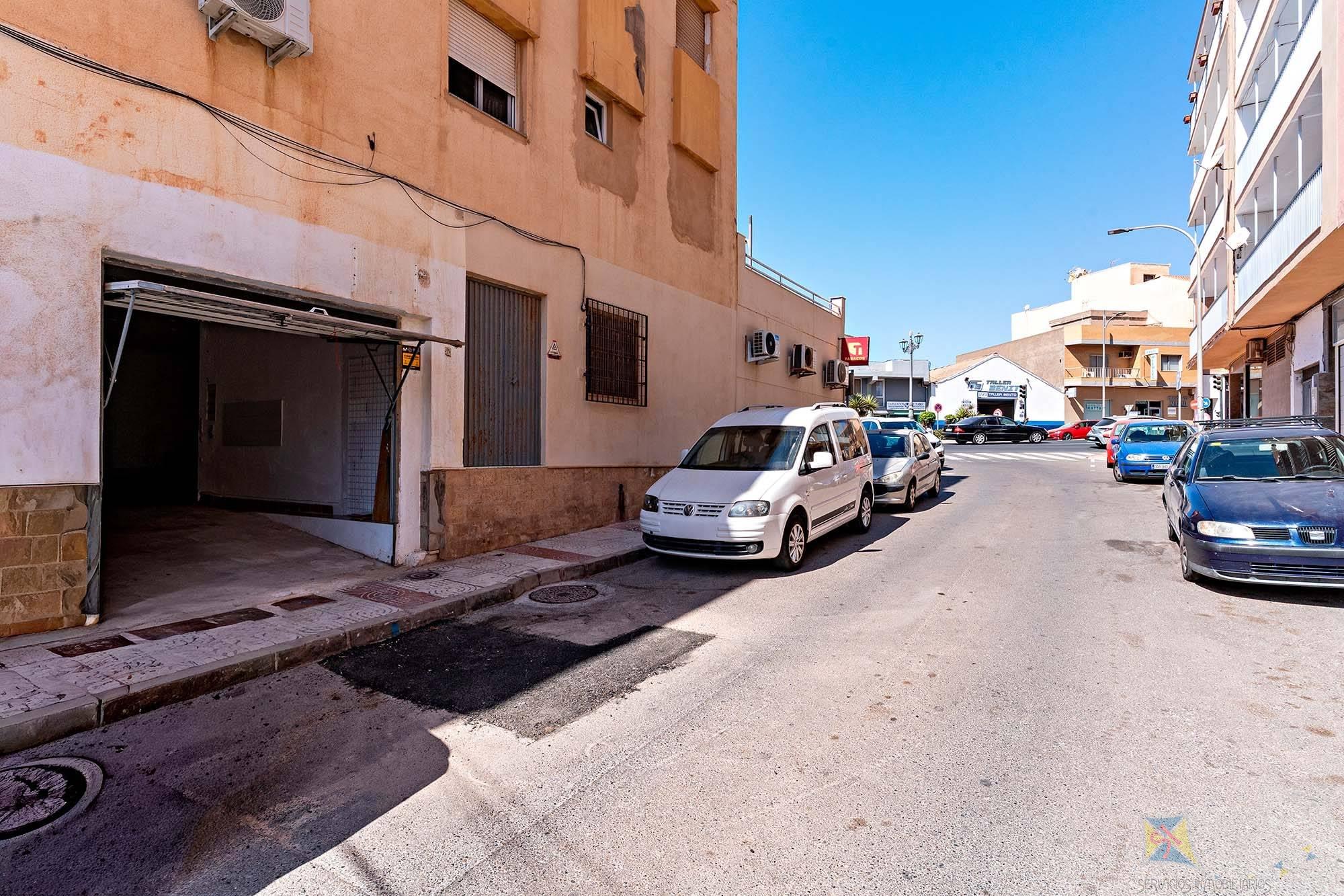 Alquiler de local en Roquetas de Mar