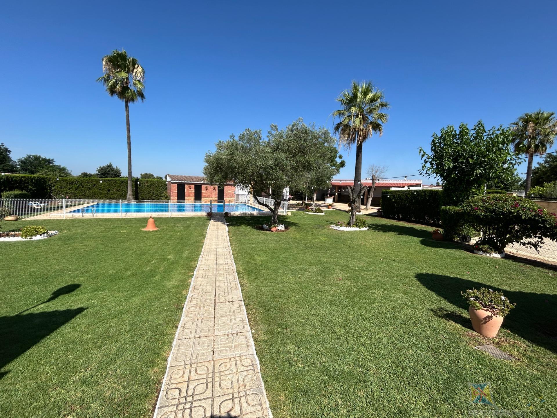 Venta de chalet en Villanueva del Ariscal