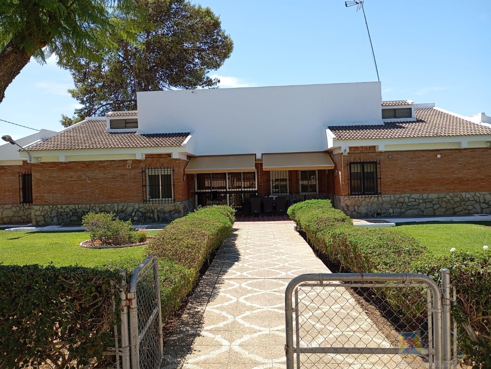 Venta de chalet en Villanueva del Ariscal