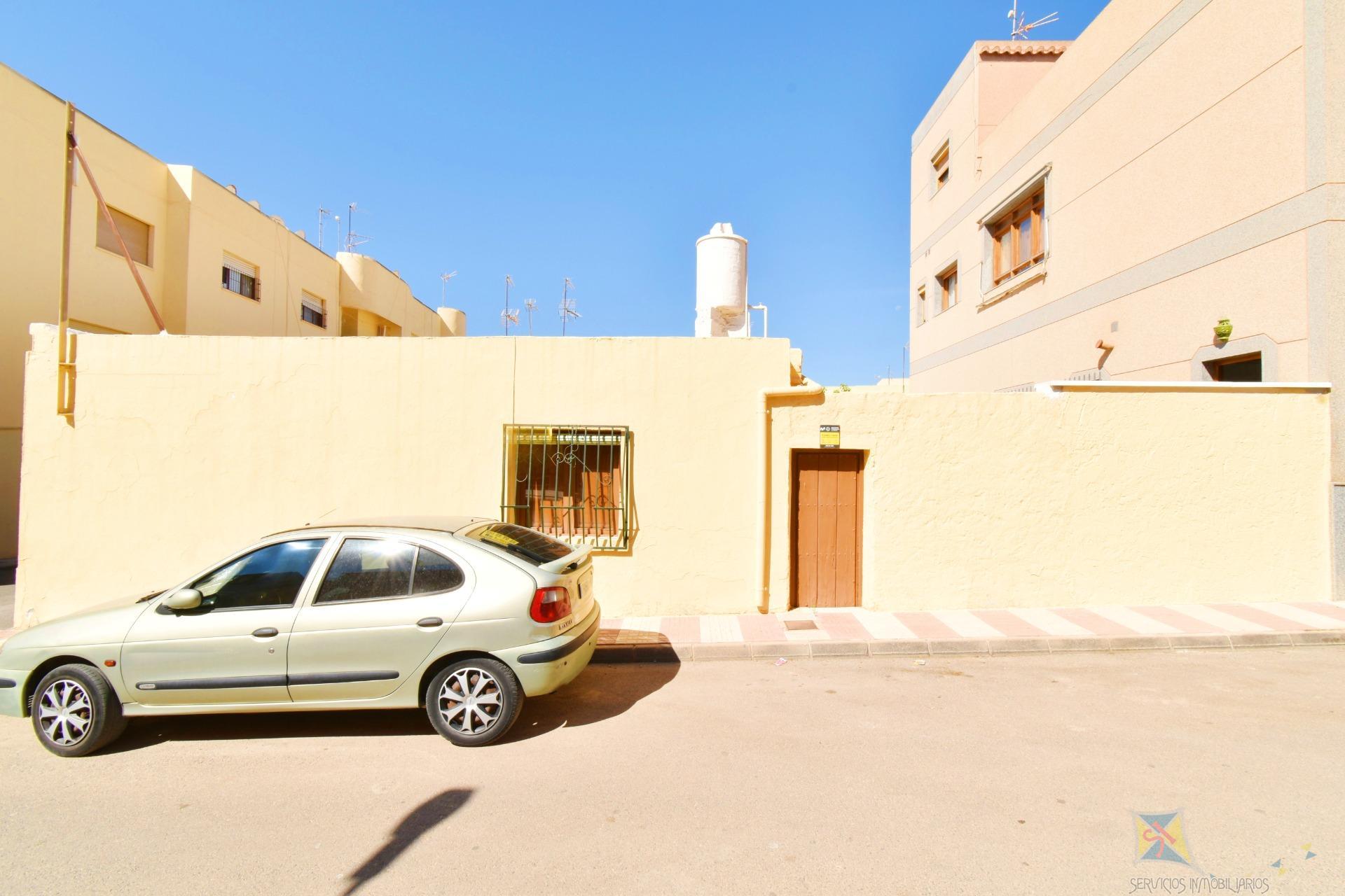 Venta de casa en Adra