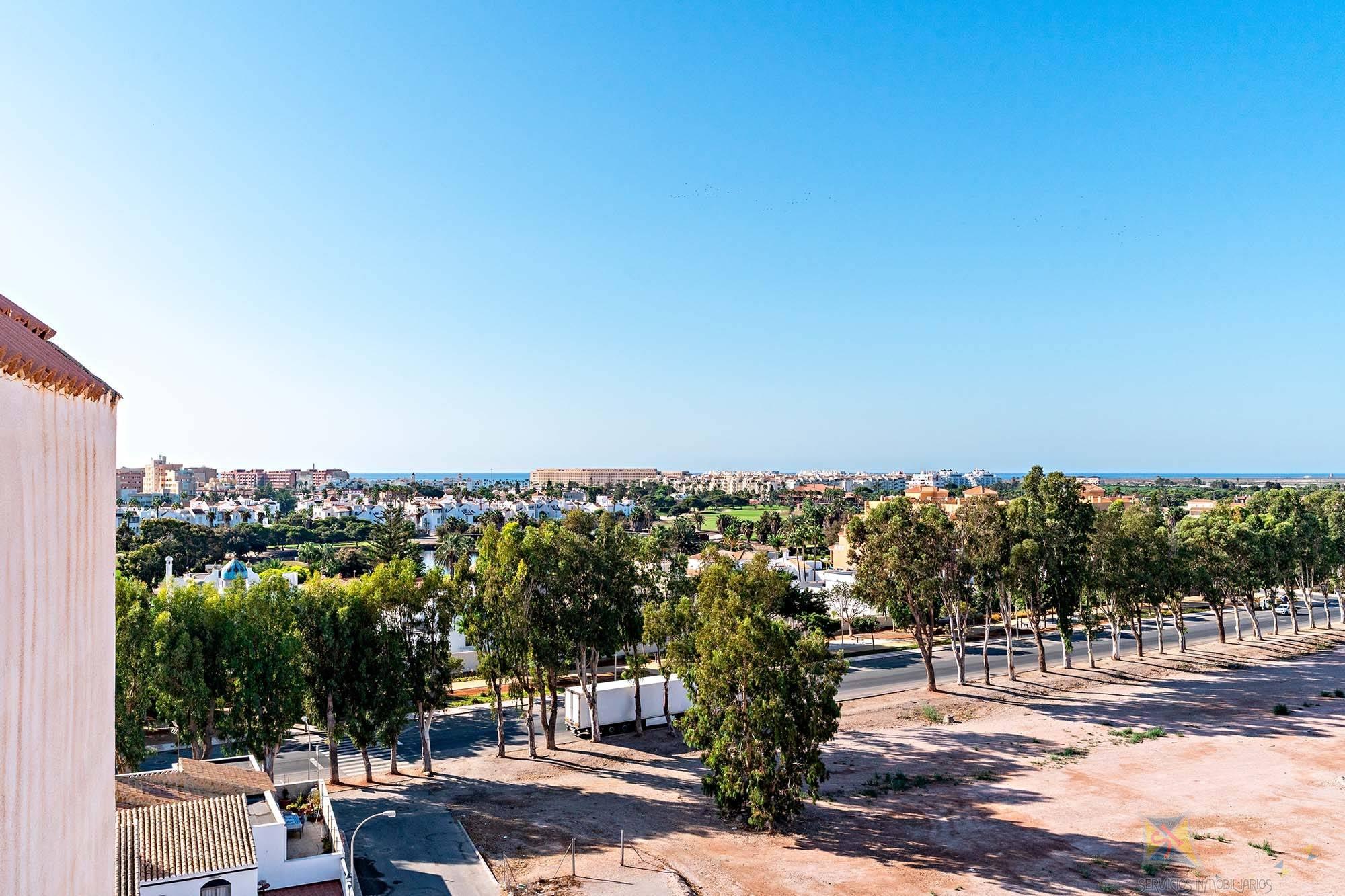 Venta de piso en Roquetas de Mar