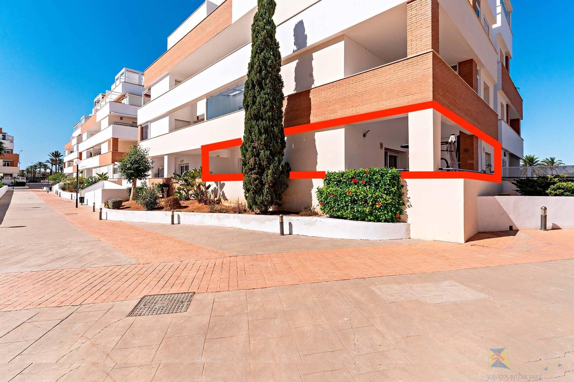 Venta de planta baja en Roquetas de Mar