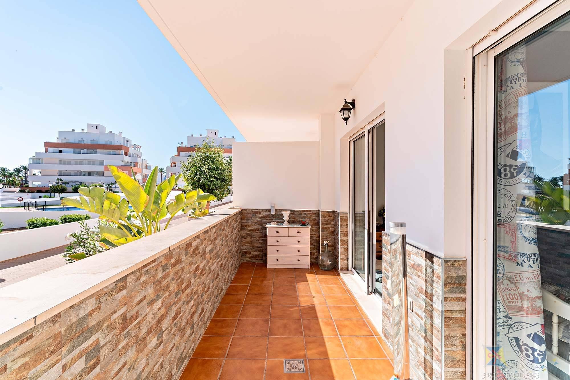 Venta de planta baja en Roquetas de Mar