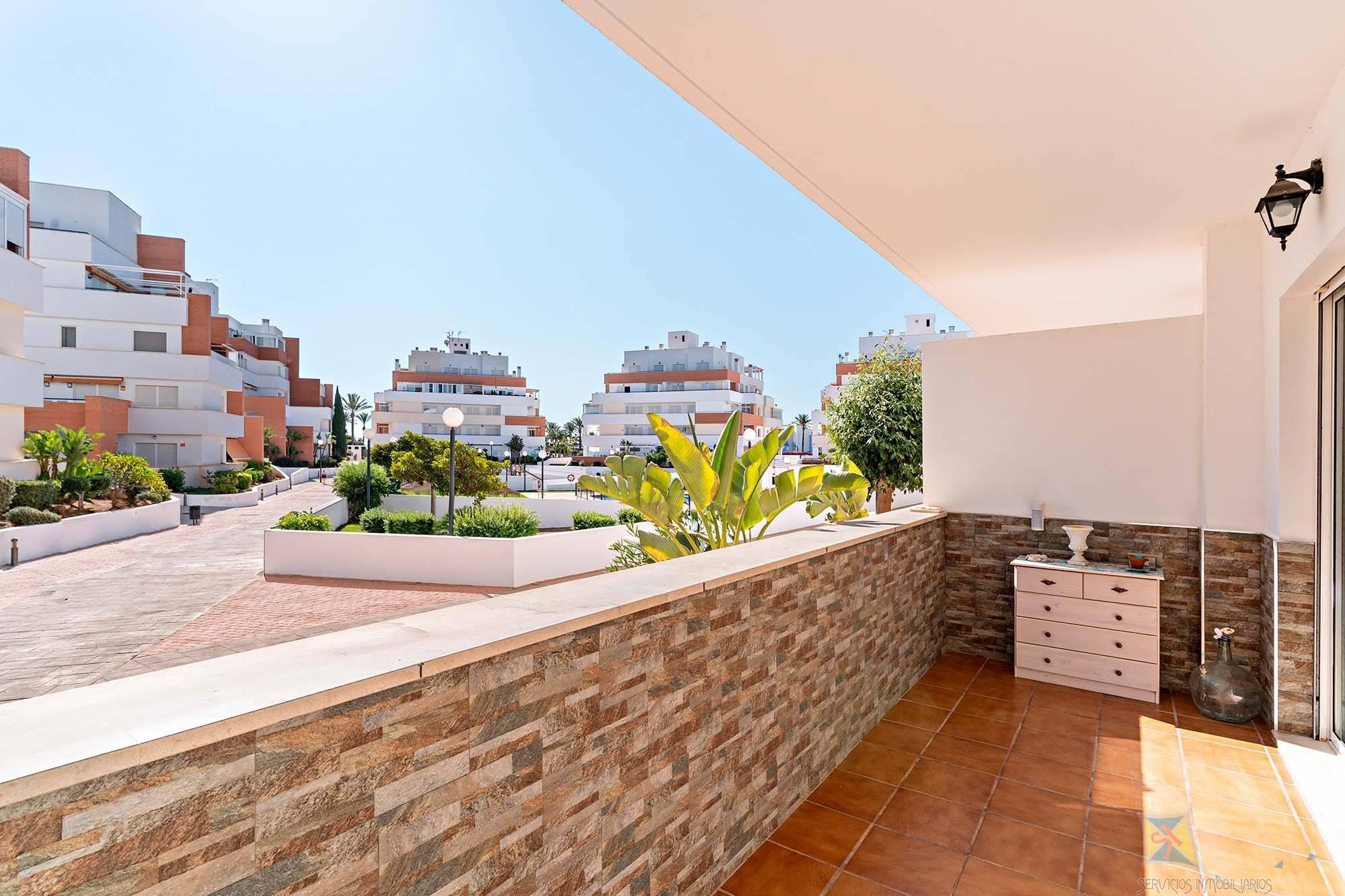 Venta de planta baja en Roquetas de Mar