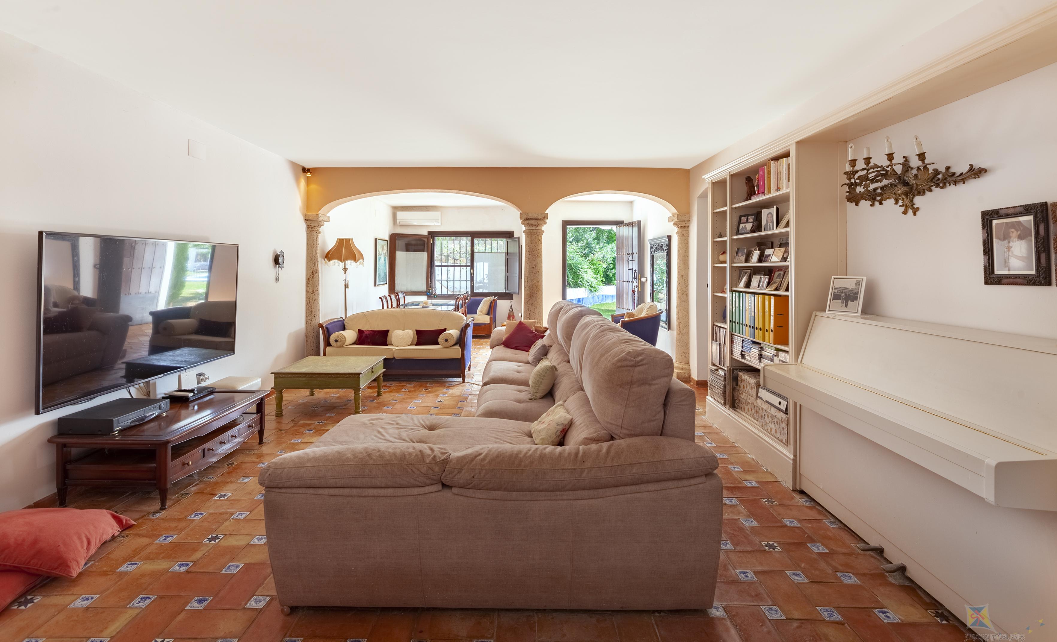 Venta de villa en Carmona