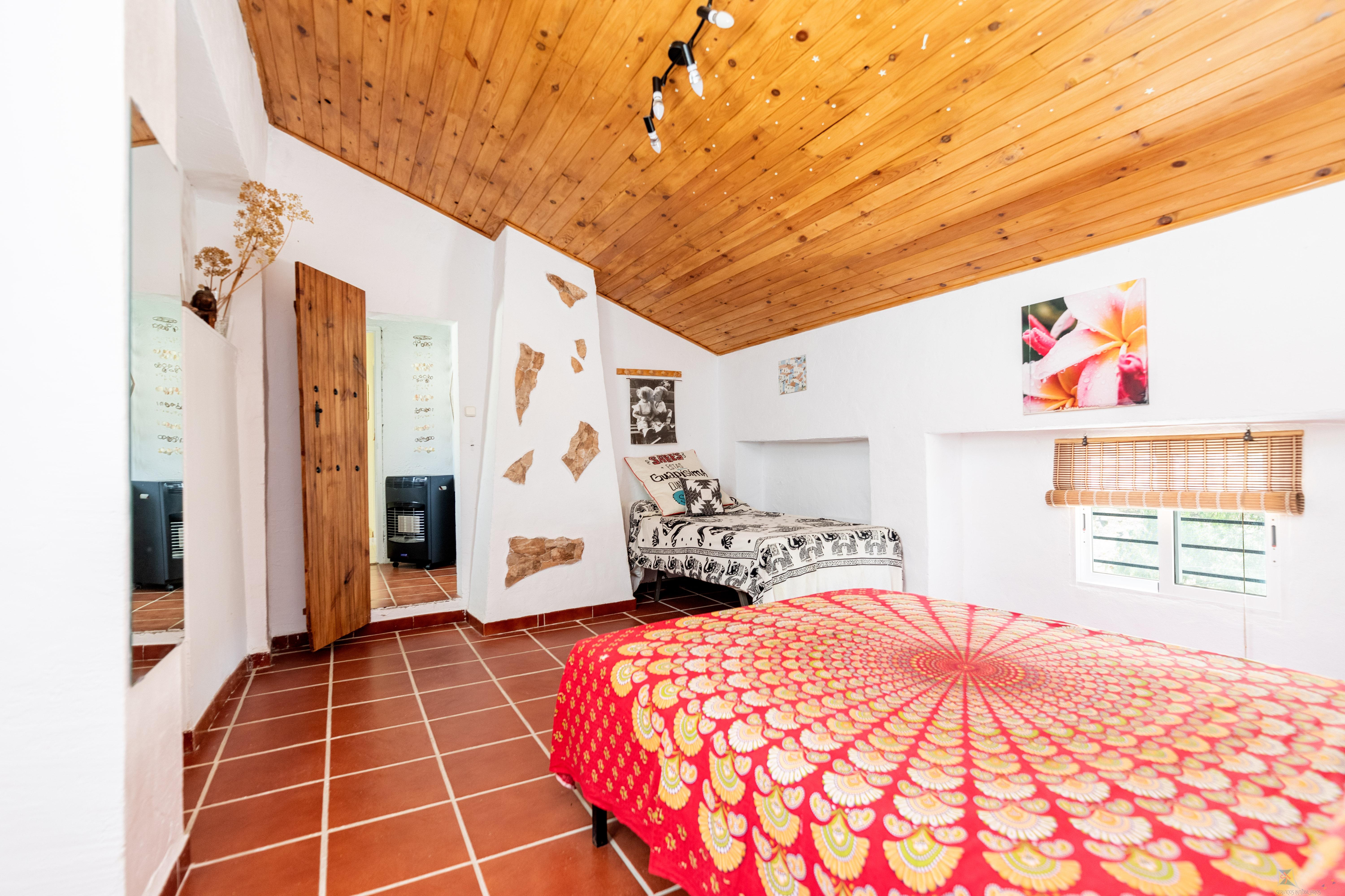 Venta de cortijo en Cuevas de San Marcos