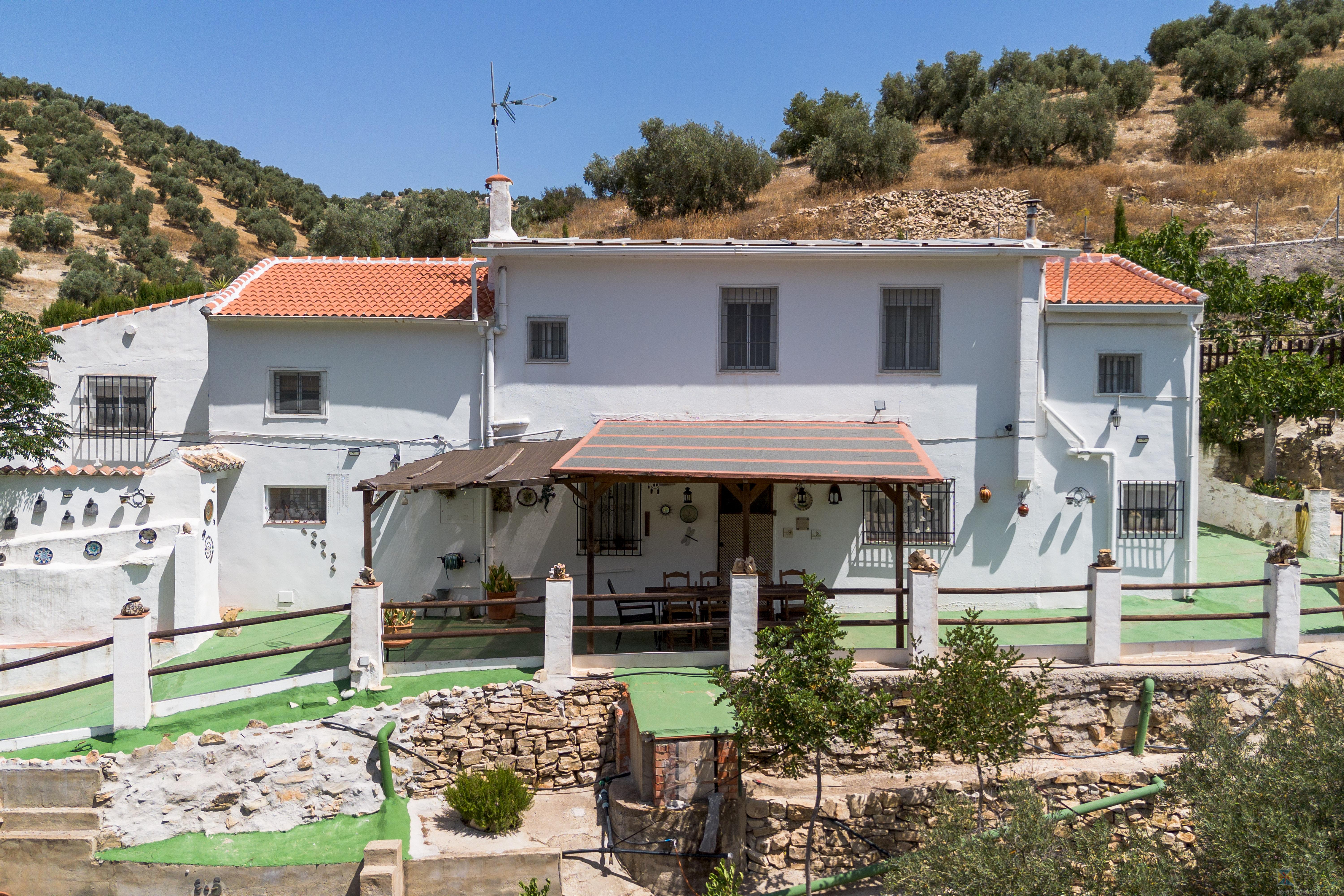 Venta de cortijo en Cuevas de San Marcos