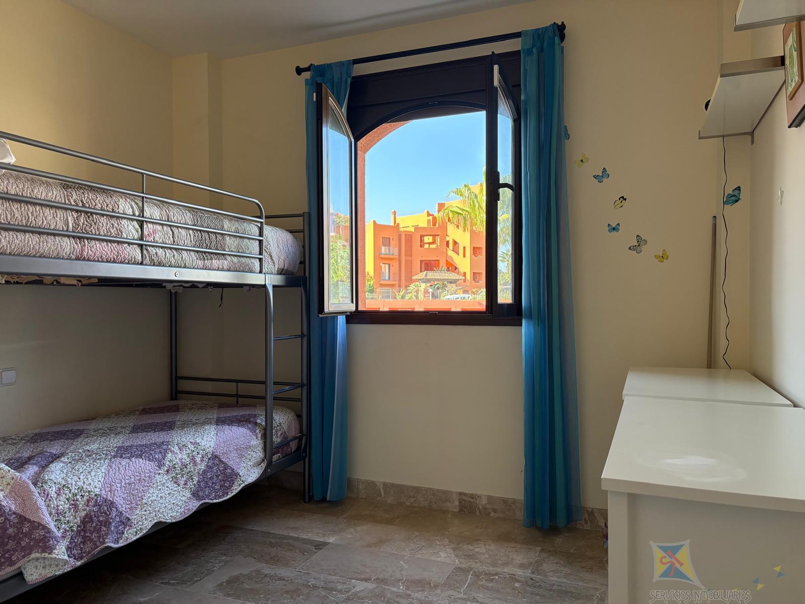 Venta de piso en Estepona