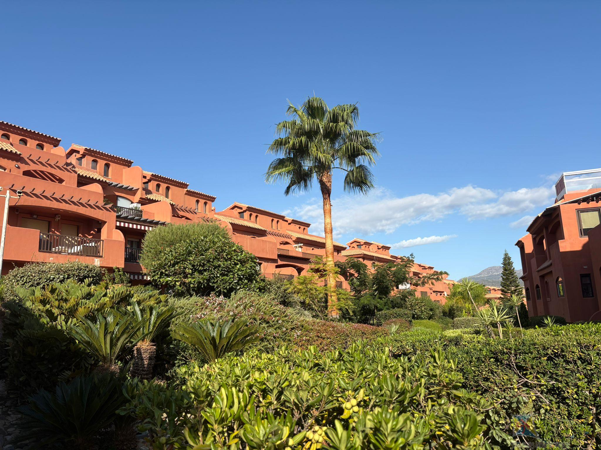 Venta de piso en Estepona