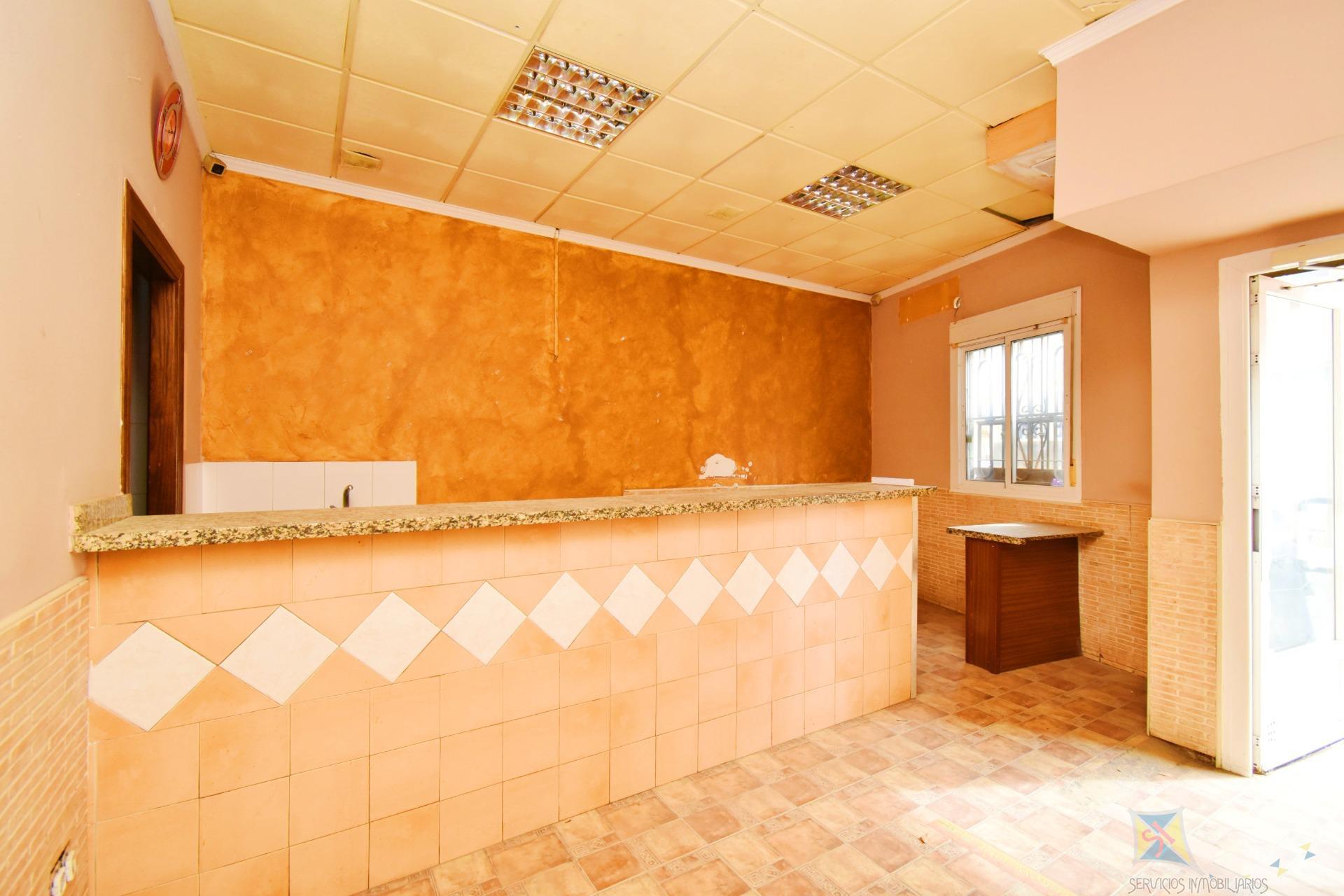 Venta de local en El Ejido