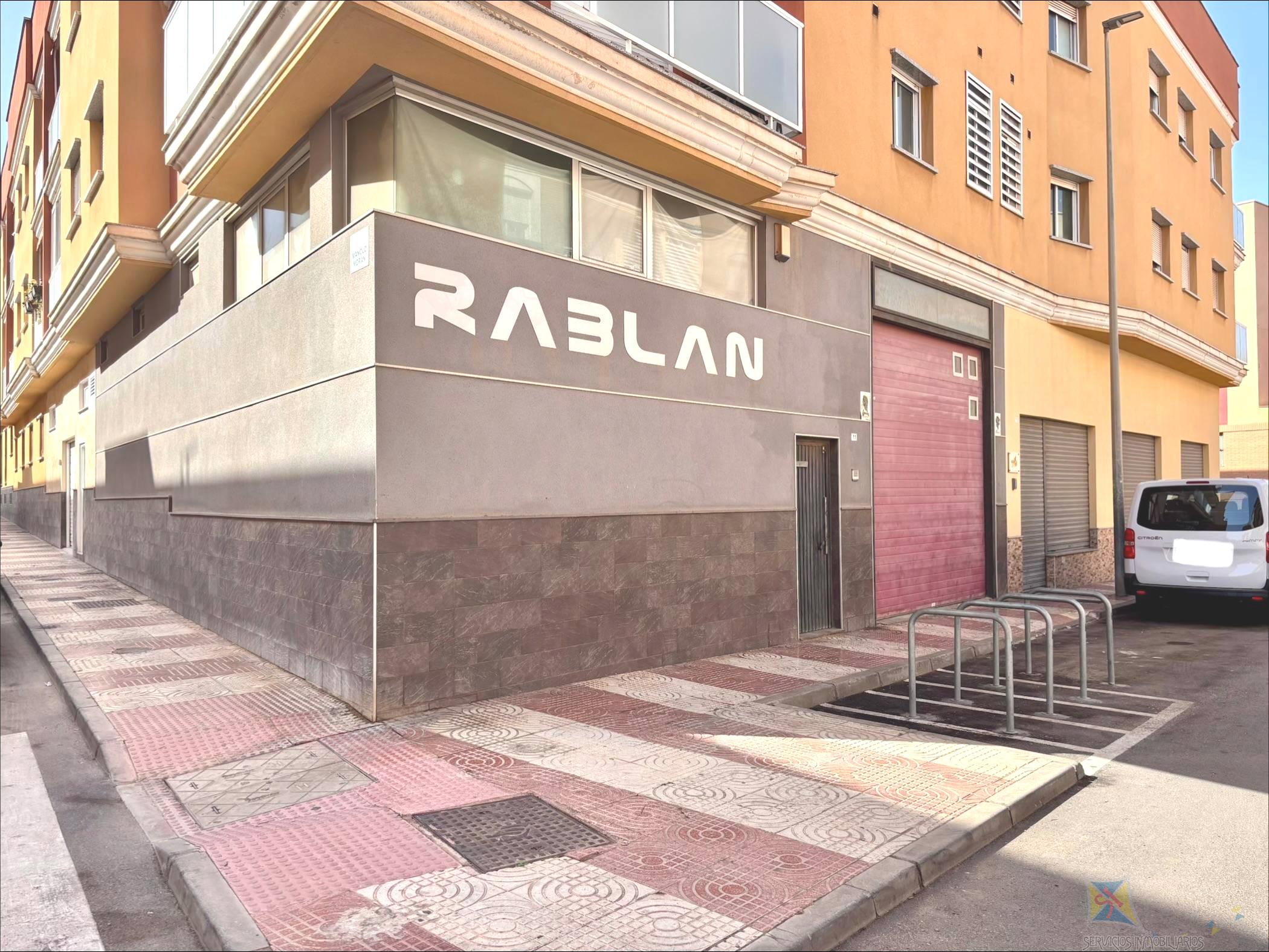 Venta de local en Roquetas de Mar