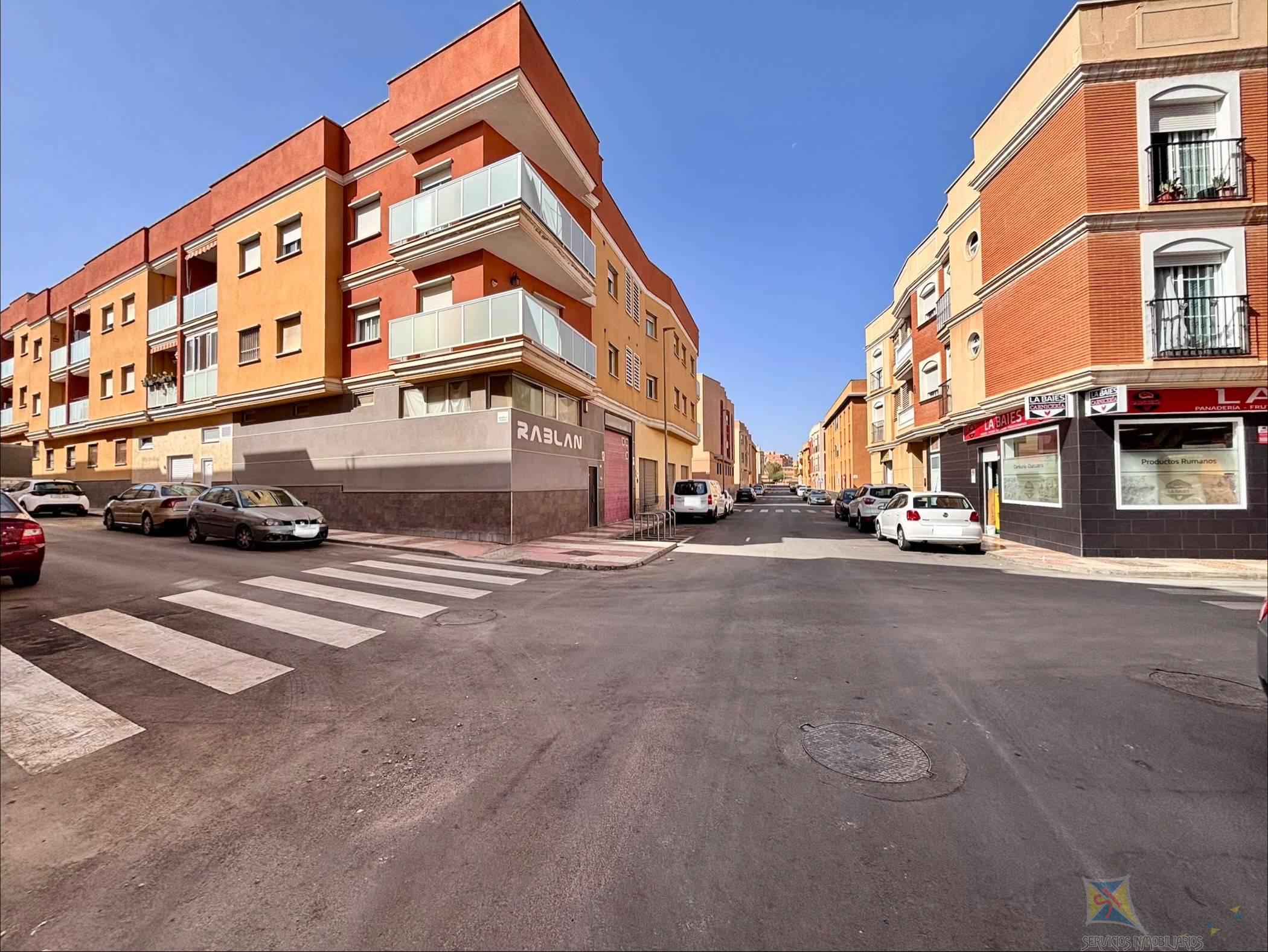 Venta de local en Roquetas de Mar