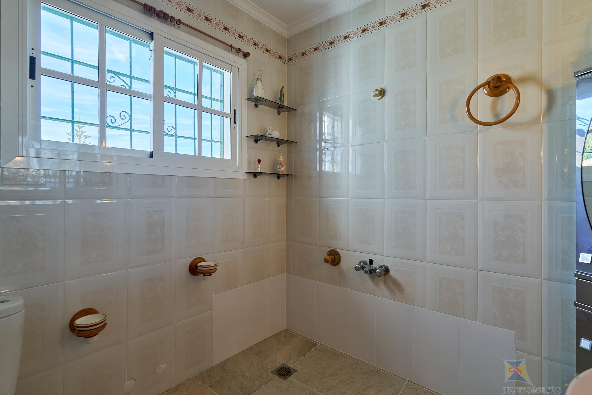 Venta de villa en Benalmádena