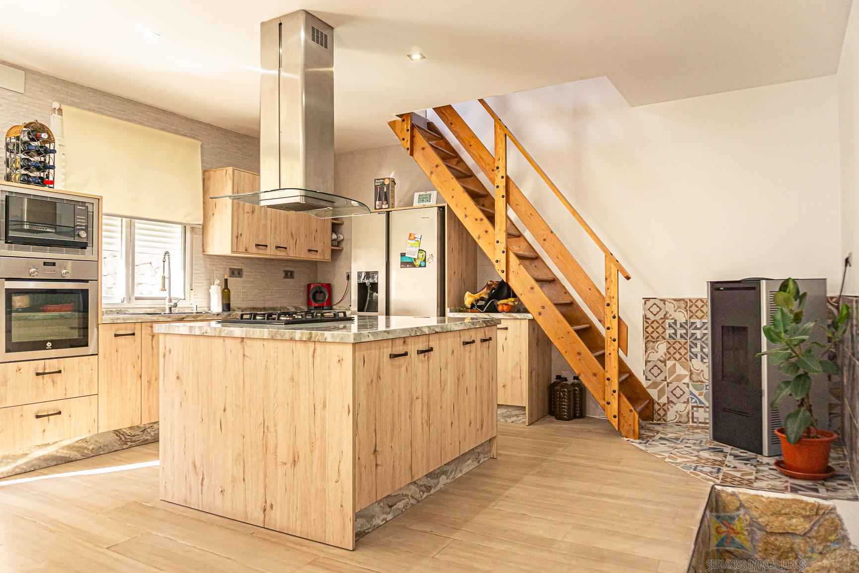 Venta de cortijo en Castillo de Locubin