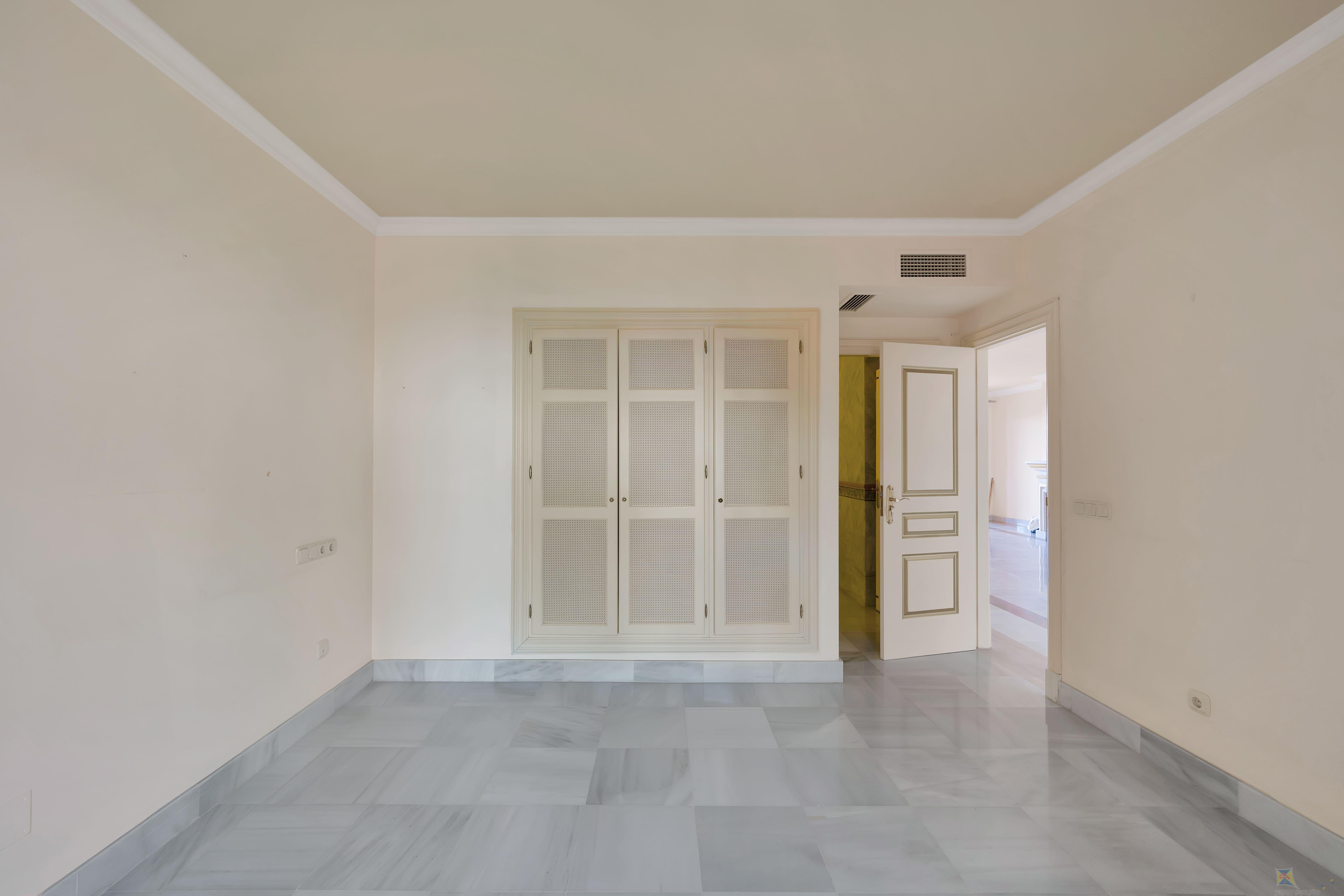 Venta de apartamento en Benahavís