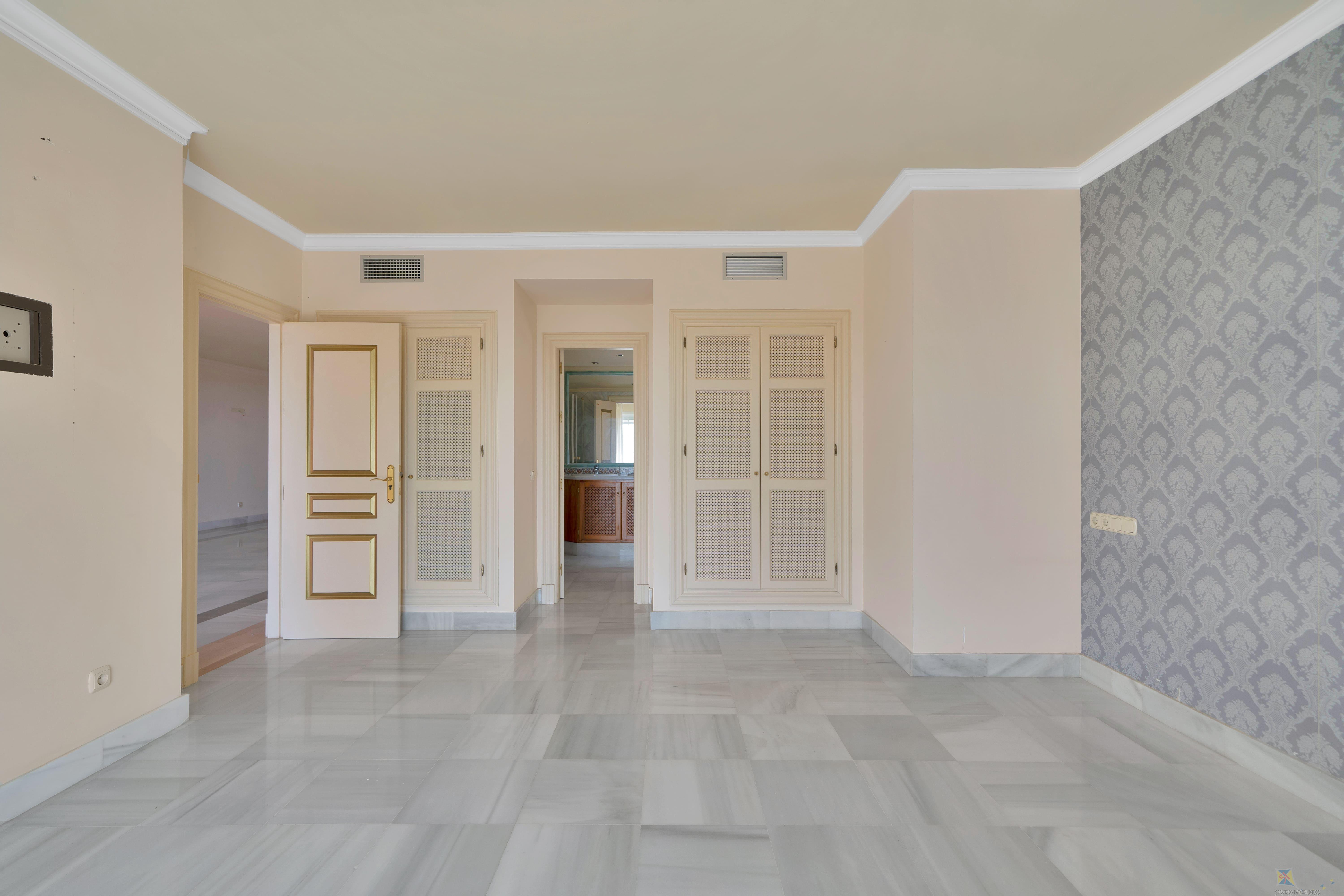 Venta de apartamento en Benahavís