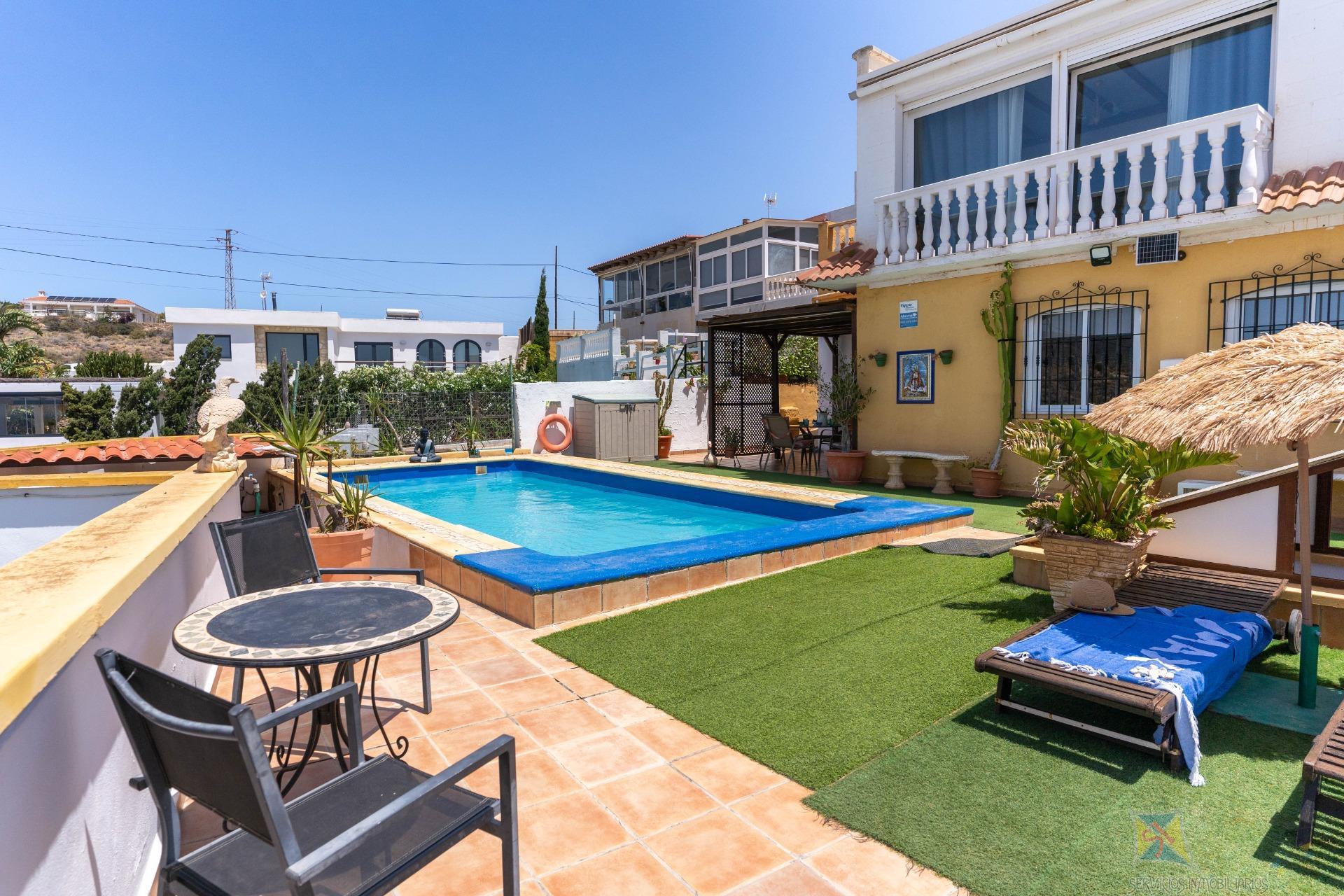 Venta de chalet en Aguadulce