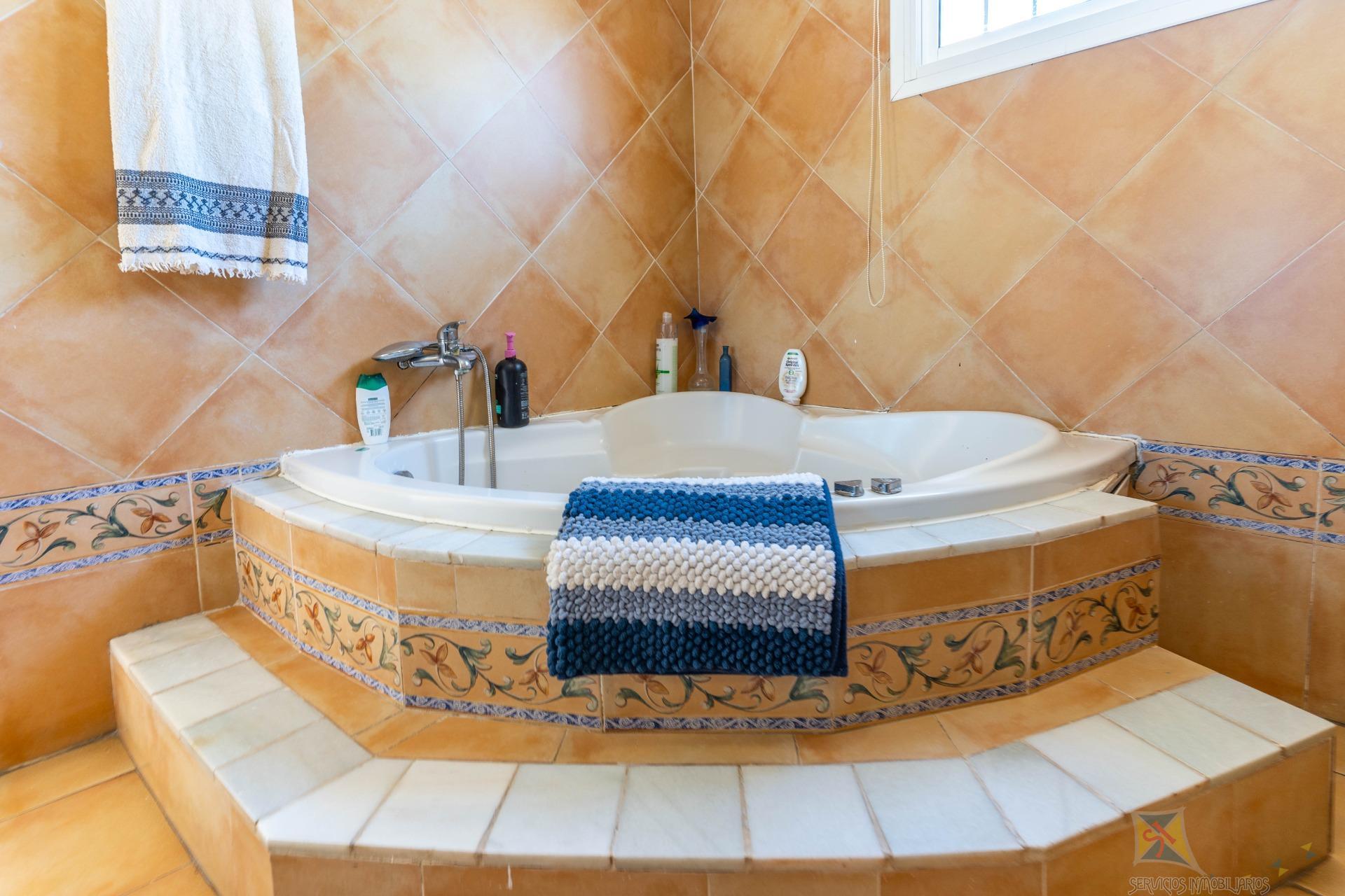 Venta de chalet en Aguadulce