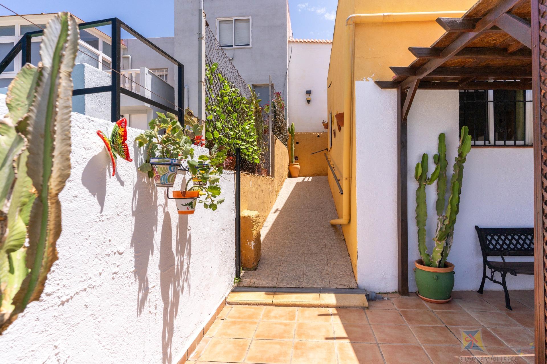 Venta de chalet en Aguadulce