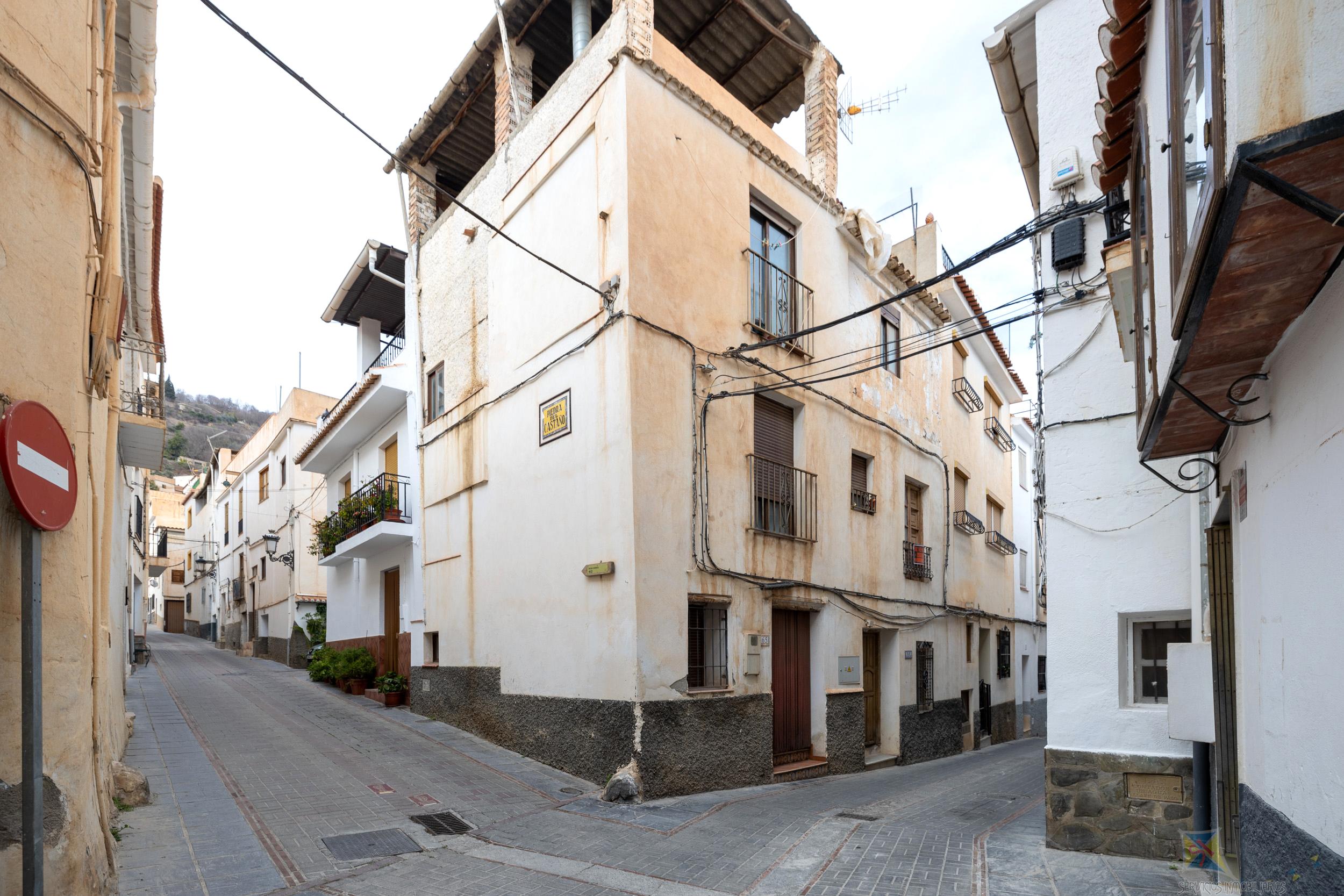 Venta de casa en Lanjaron