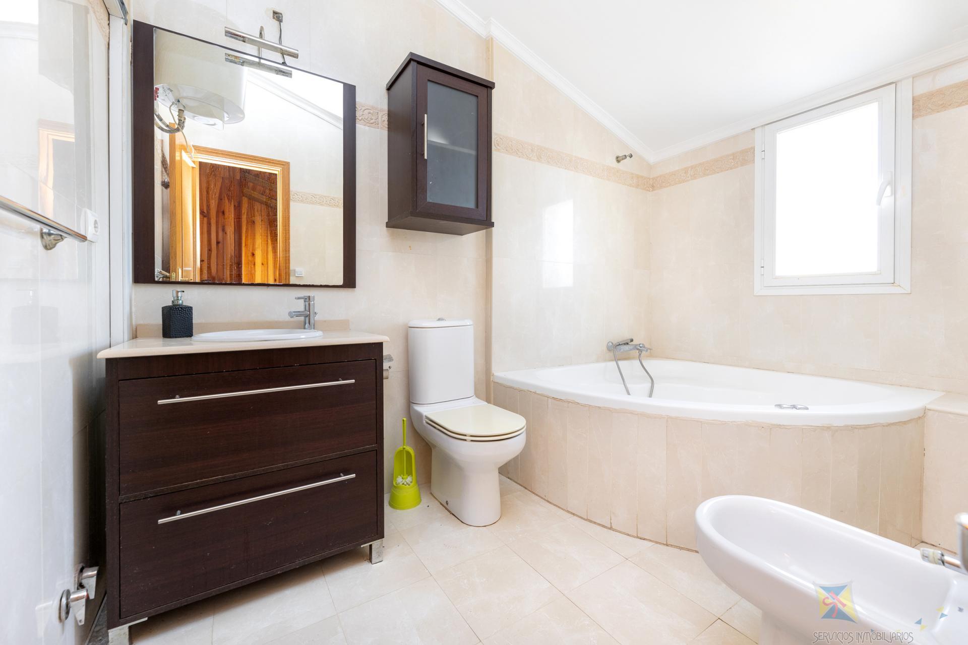 Venta de casa en Atarfe