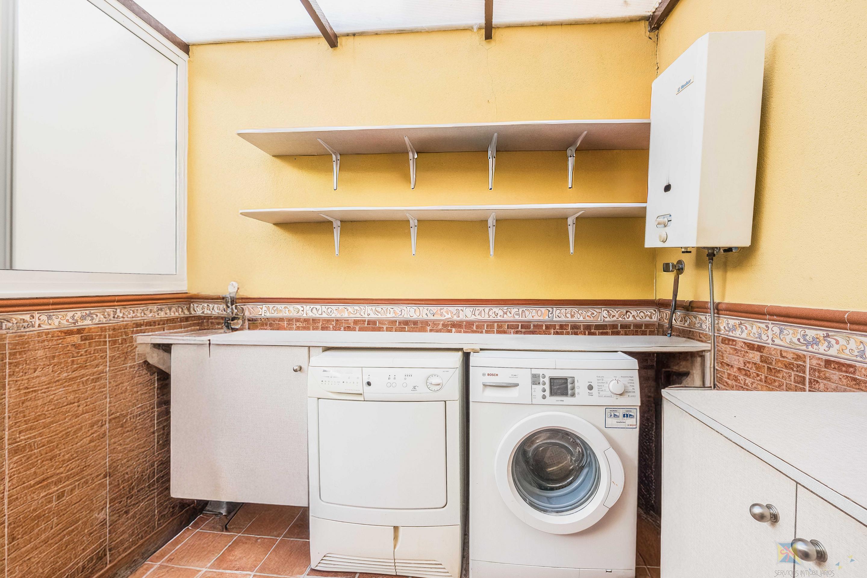 Venta de casa en Burguillos de Sevilla