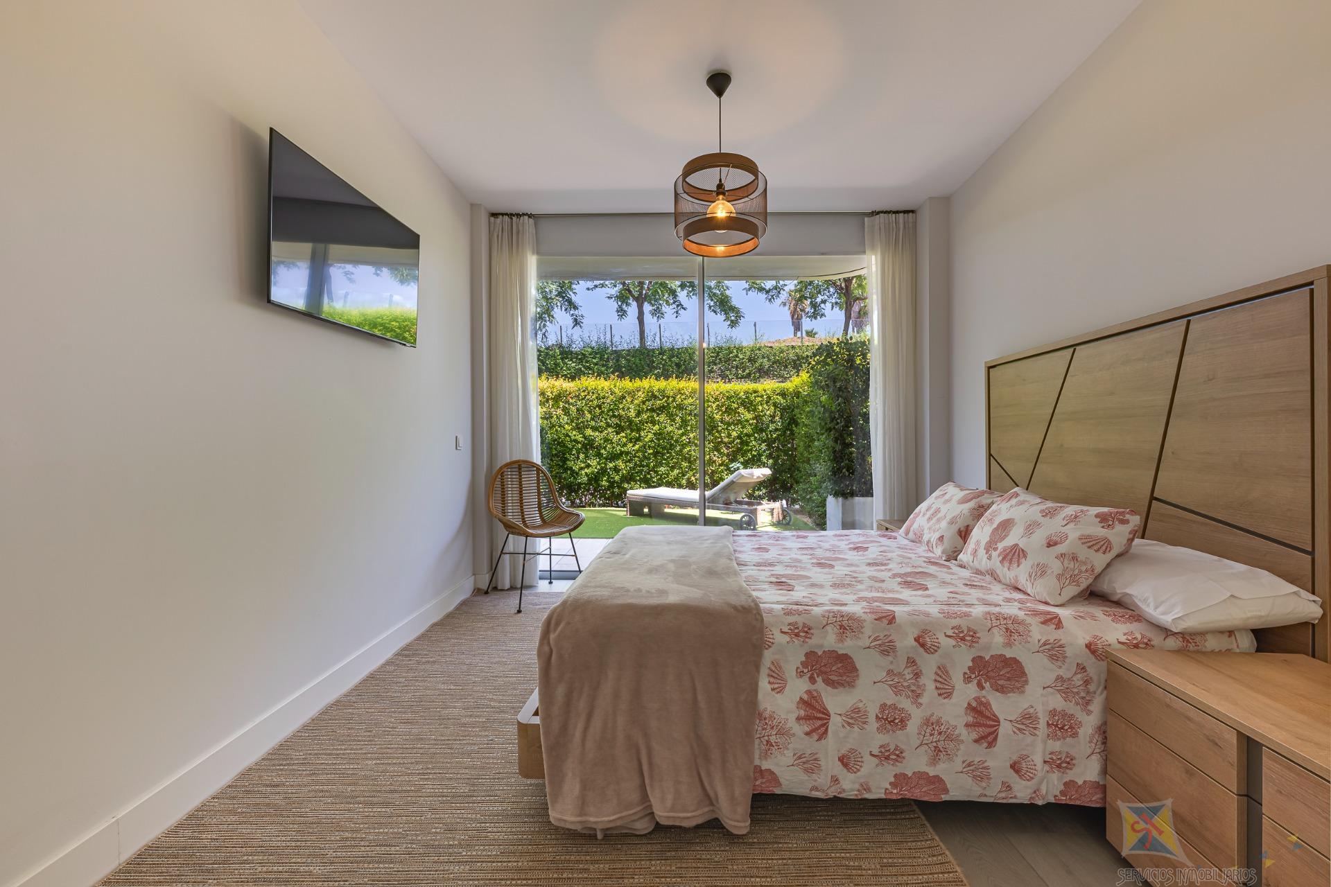 Venta de planta baja en Estepona