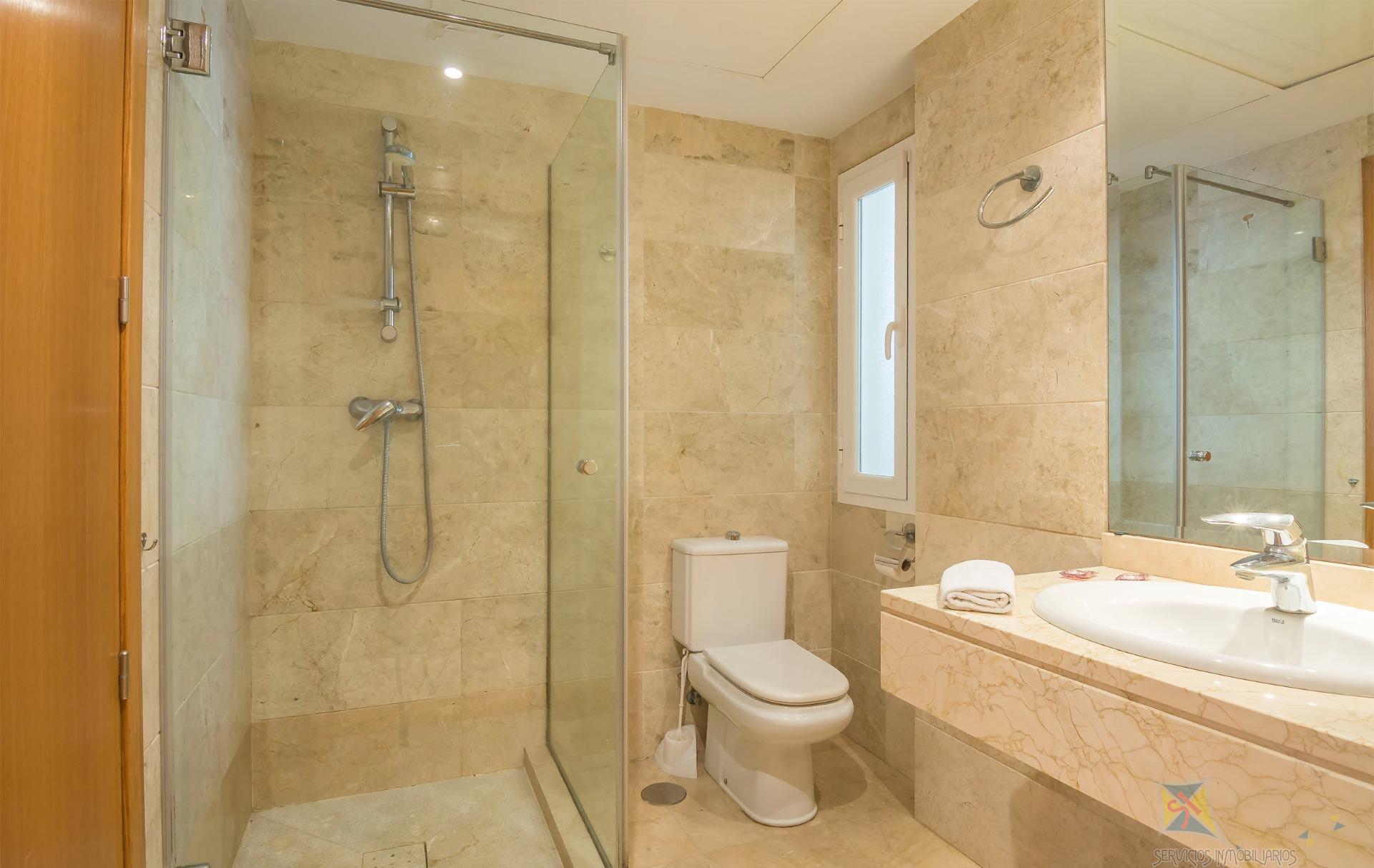 Venta de piso en Estepona