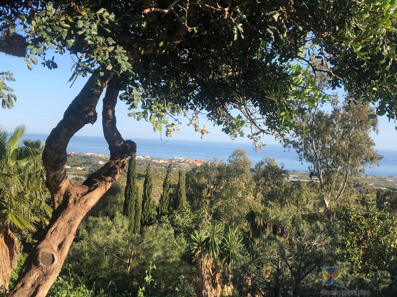 Venta de villa en Almayate