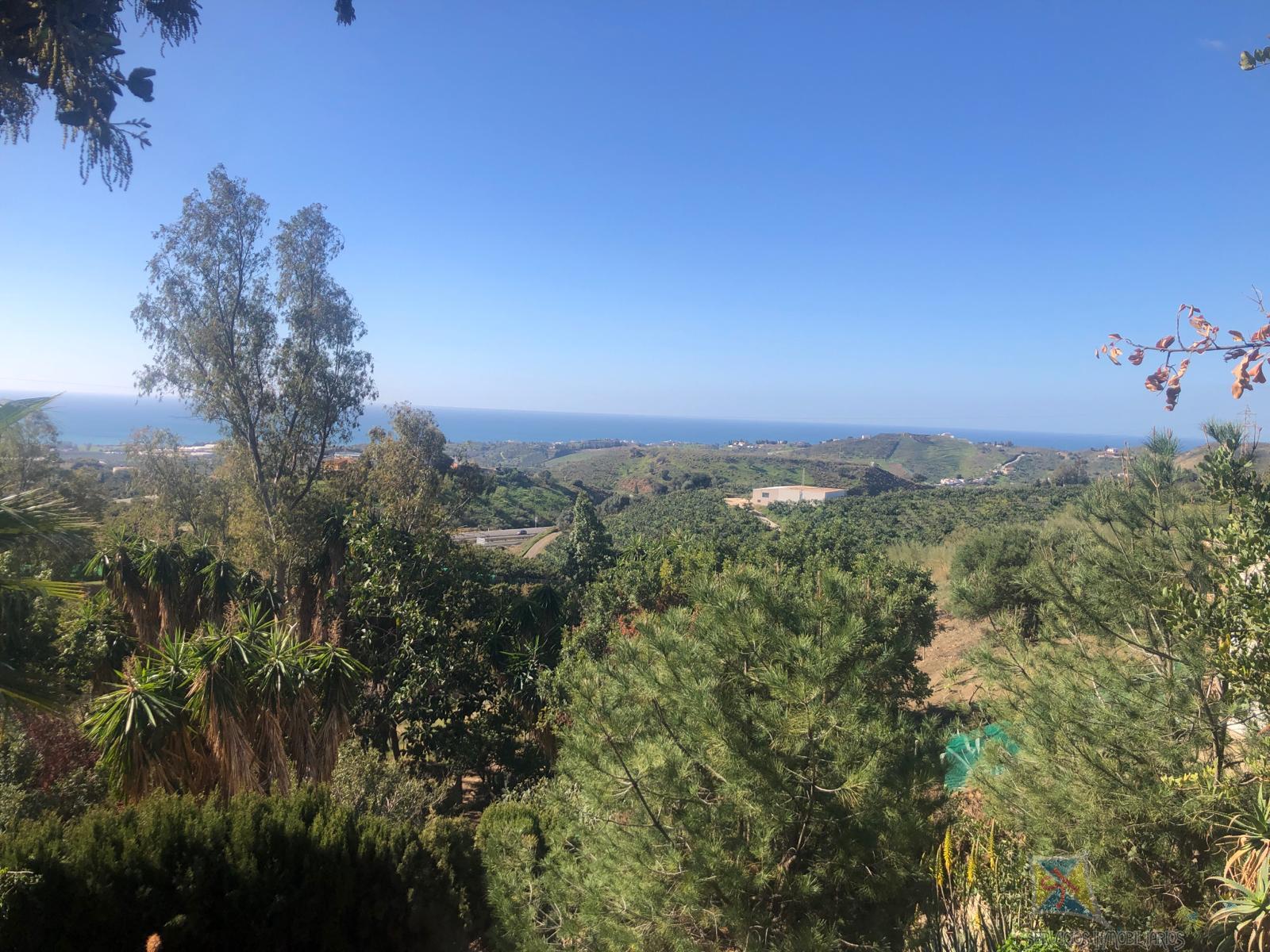 Venta de villa en Almayate