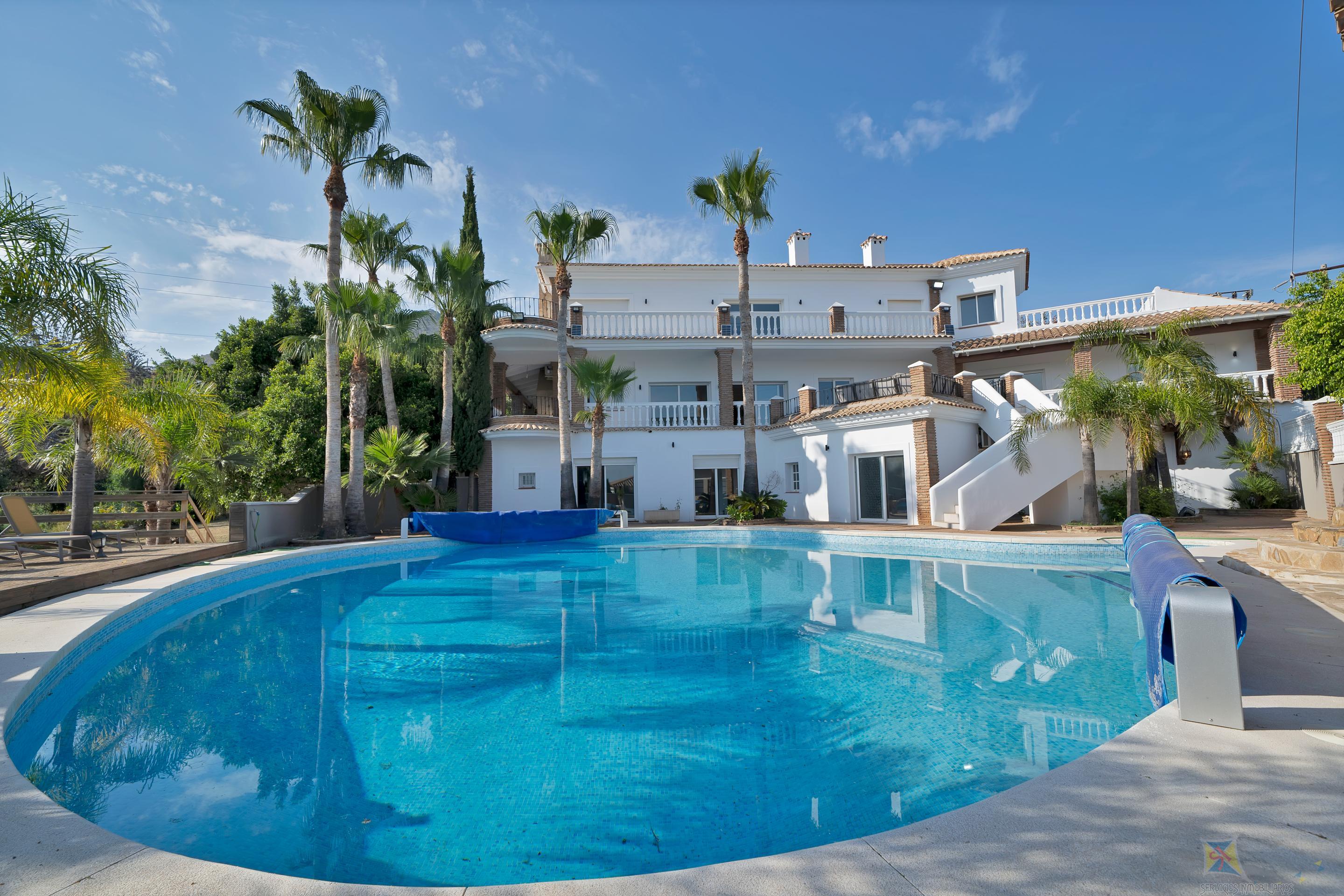 Venta de villa en Benalmádena
