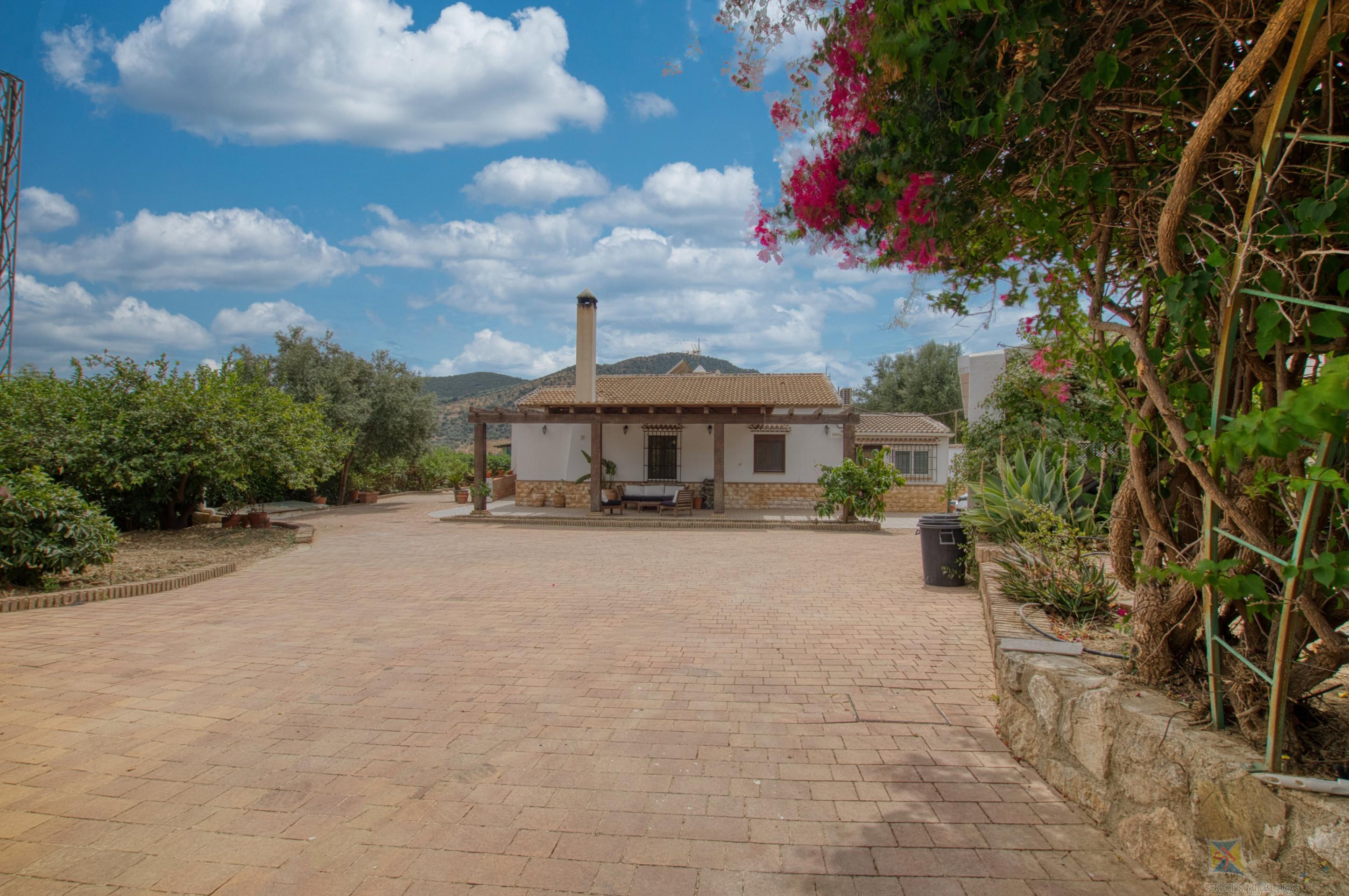 Venta de villa en Periana