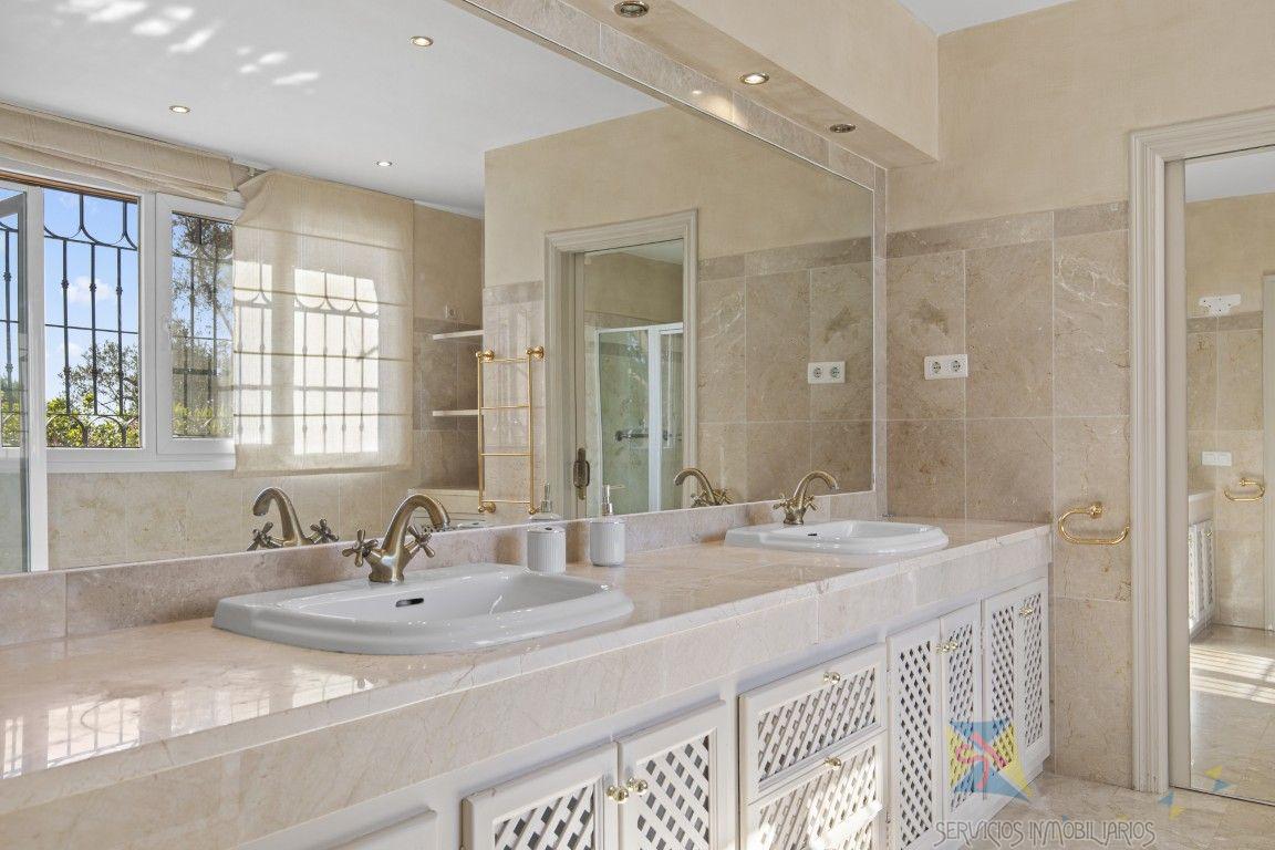 Venta de villa en Ojén