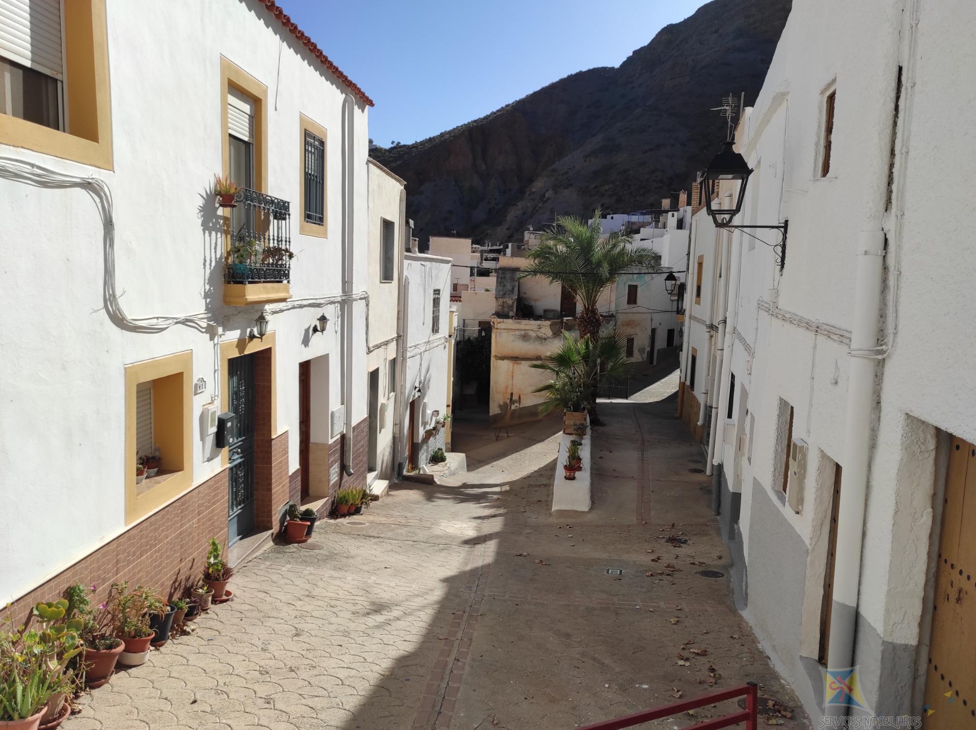 Venta de casa en Alboloduy