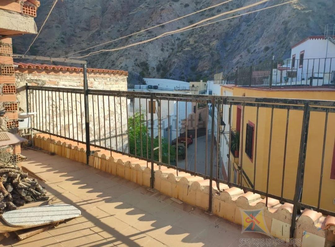 Venta de casa en Alboloduy