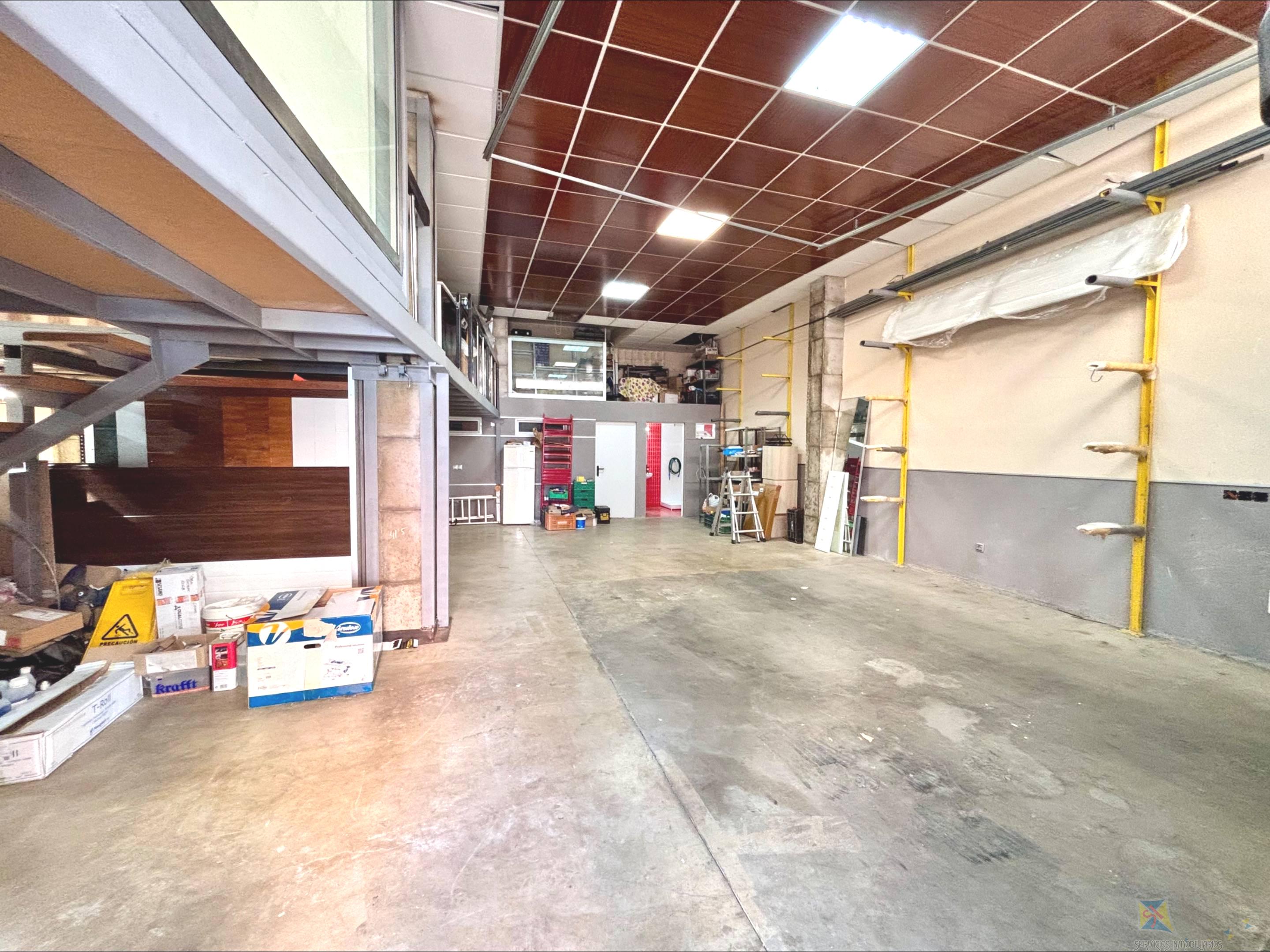 Venta de local en Roquetas de Mar