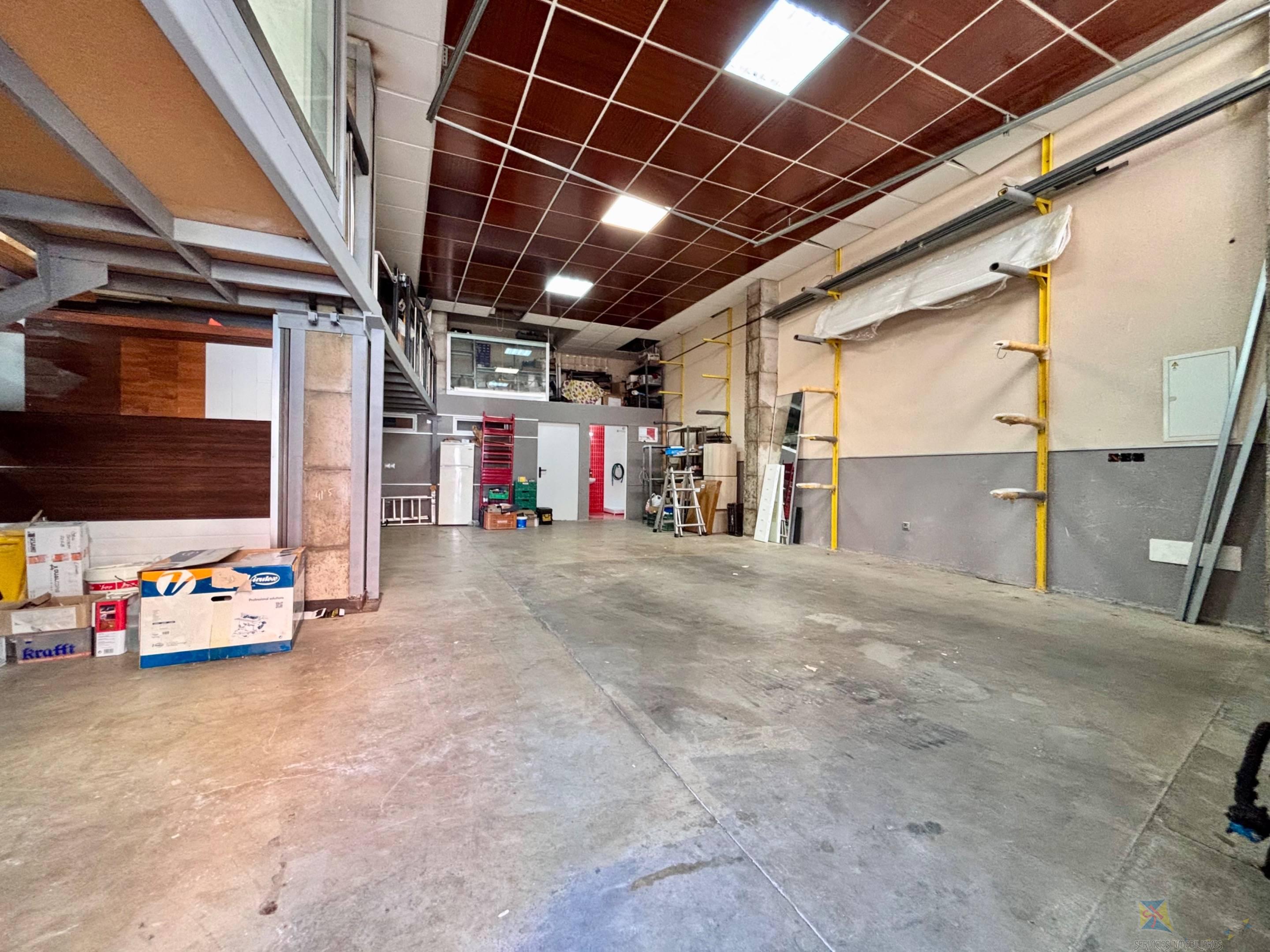 Venta de local en Roquetas de Mar