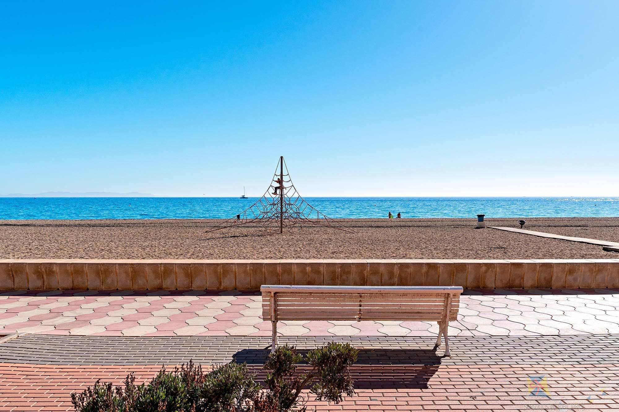 Venta de planta baja en Roquetas de Mar