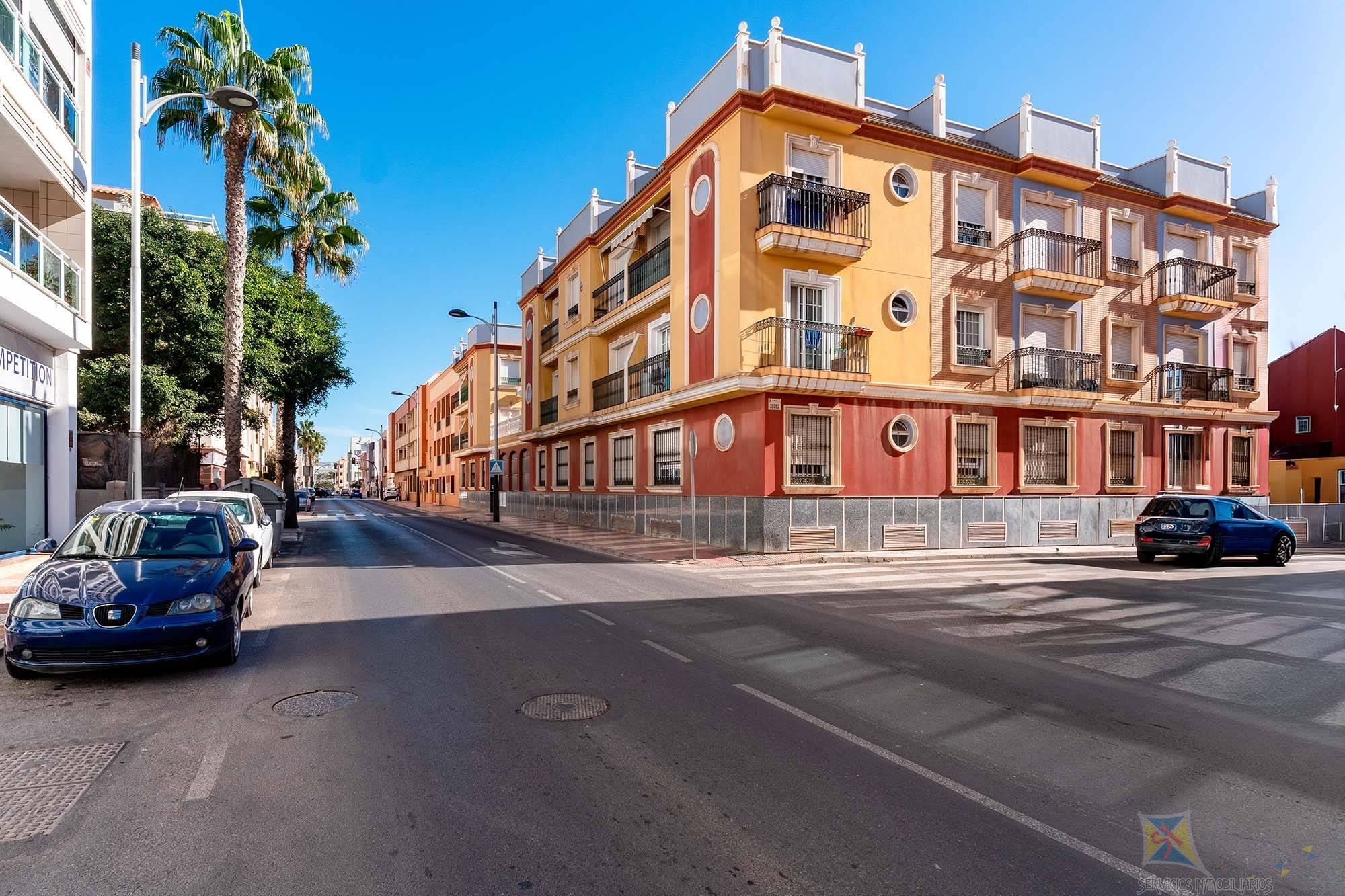 Venta de planta baja en Roquetas de Mar