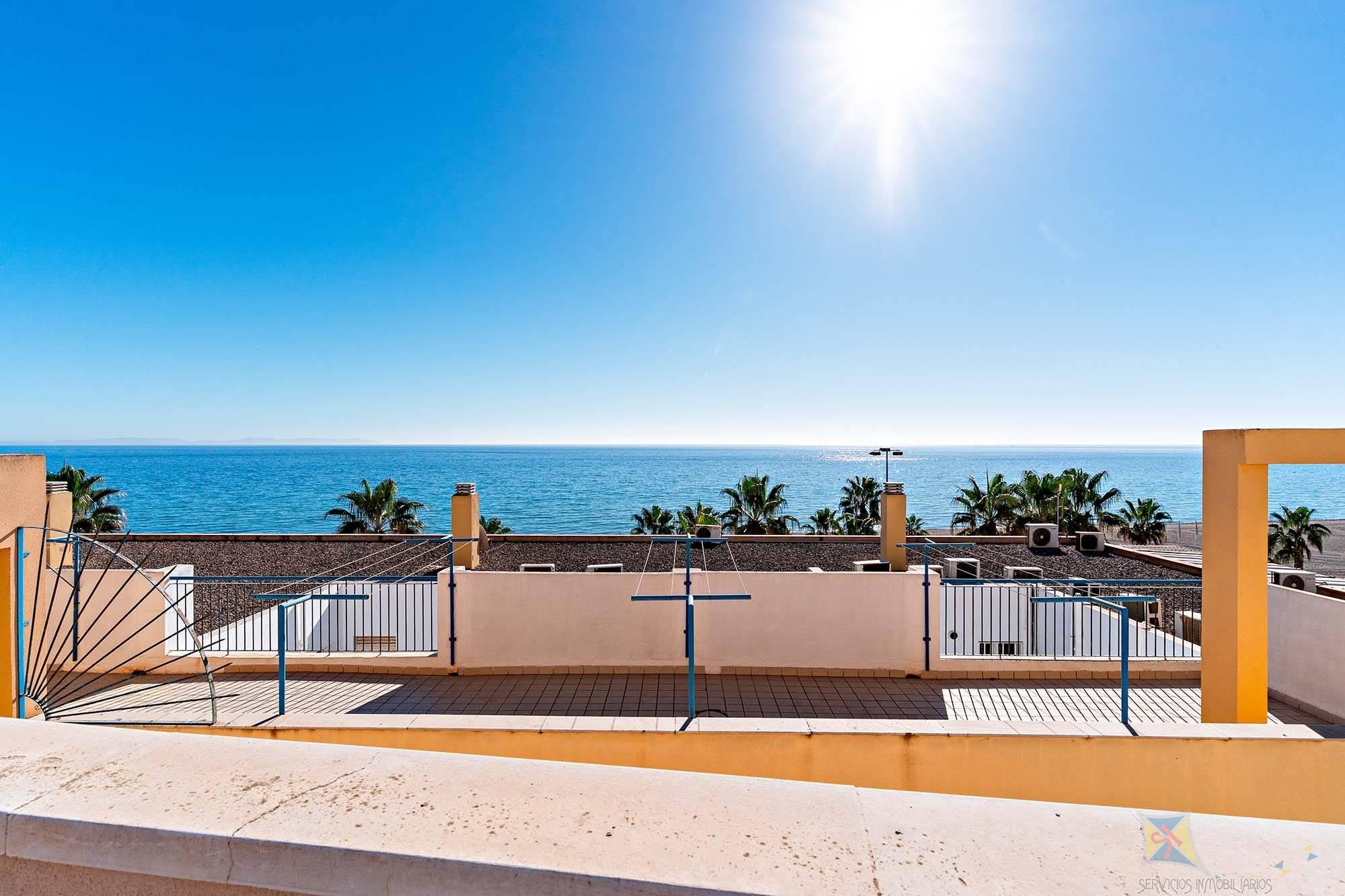 Venta de planta baja en Roquetas de Mar